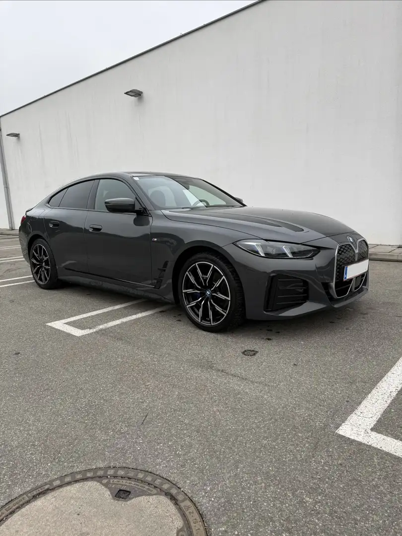 BMW i4 Gran Coupe xDrive40 83,9kWh Grau - 1