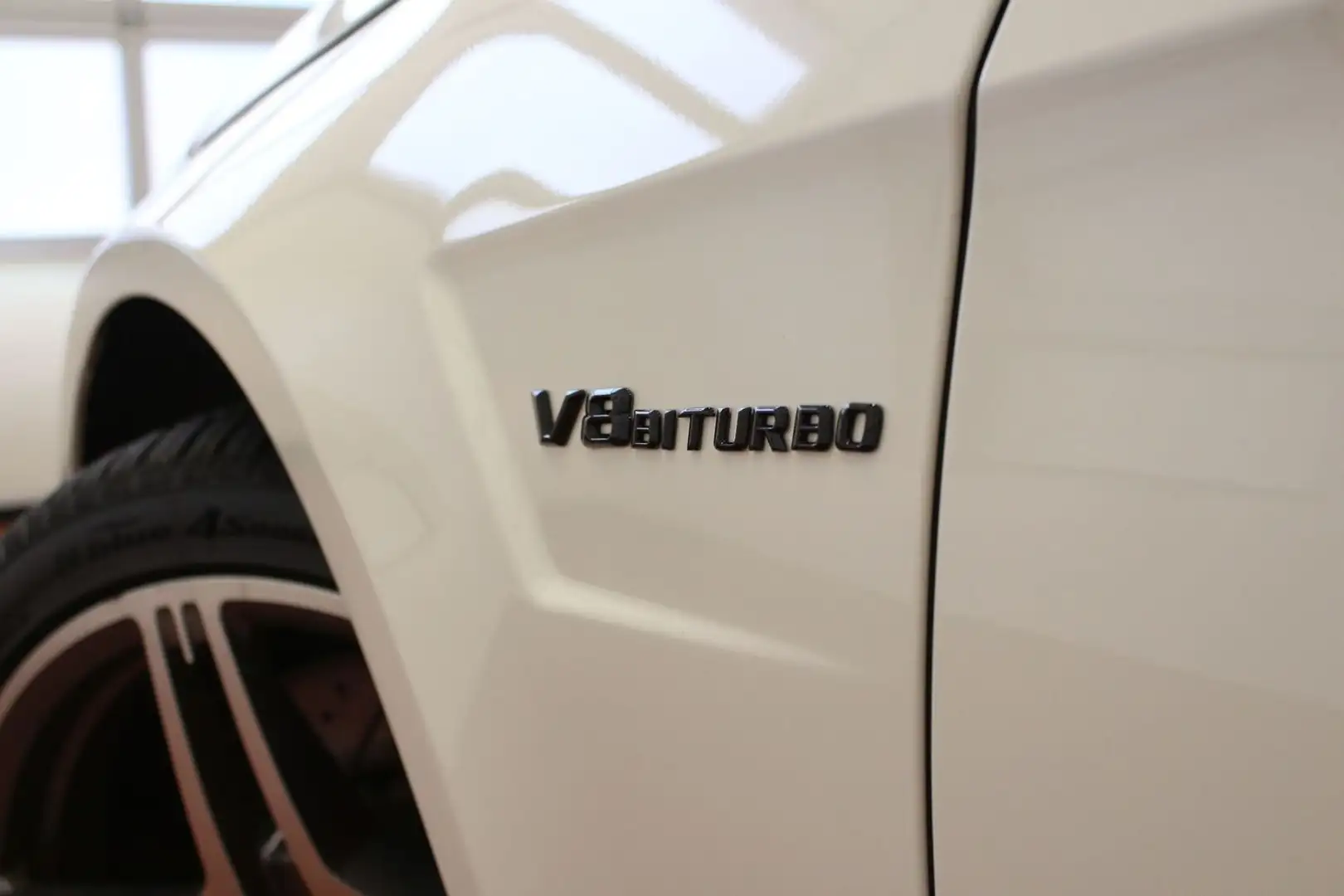 Mercedes-Benz E 63 AMG V8 Biturbo Black Beyaz - 2