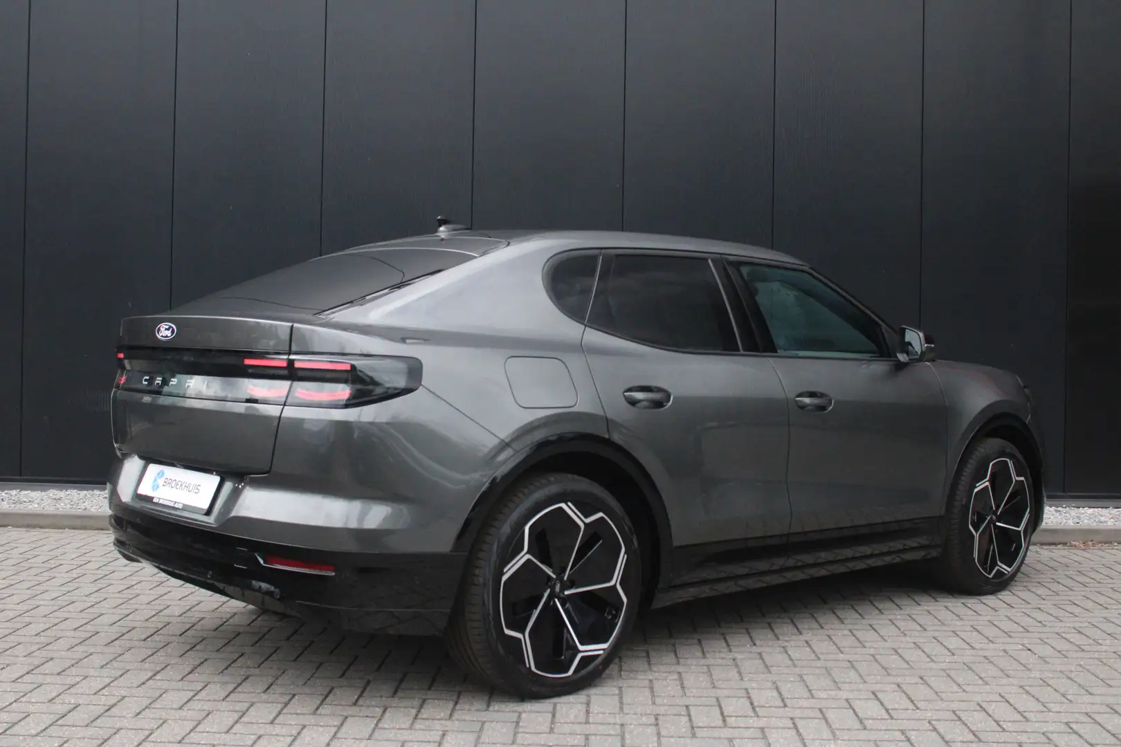 Ford Capri Premium Extended Range RWD 77 kWh | Panroamadak | Šedá - 2