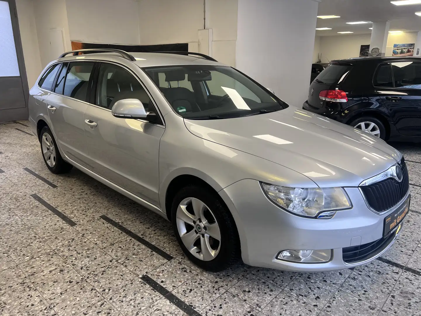 Skoda Superb 1.8 Ambition Kombi *Aut.*Leder*Xenon* Argent - 2