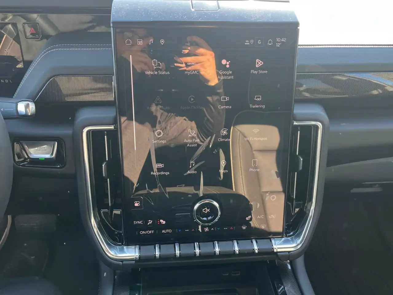 GMC Yukon снимка GMC Yukon