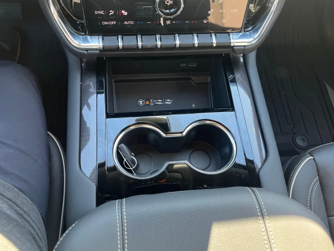 GMC Yukon снимка GMC Yukon