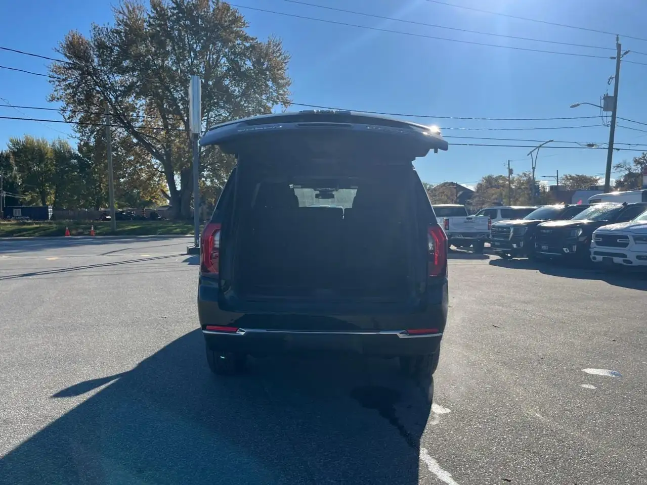 GMC Yukon снимка GMC Yukon