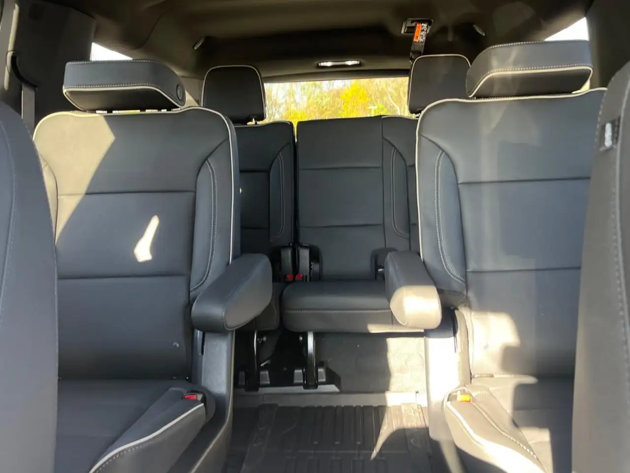 GMC Yukon снимка GMC Yukon