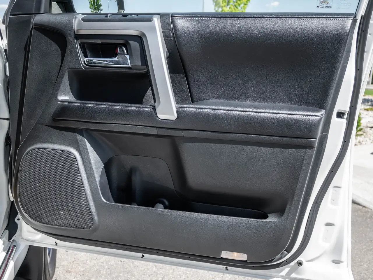 Toyota 4-Runner снимка Toyota 4-Runner