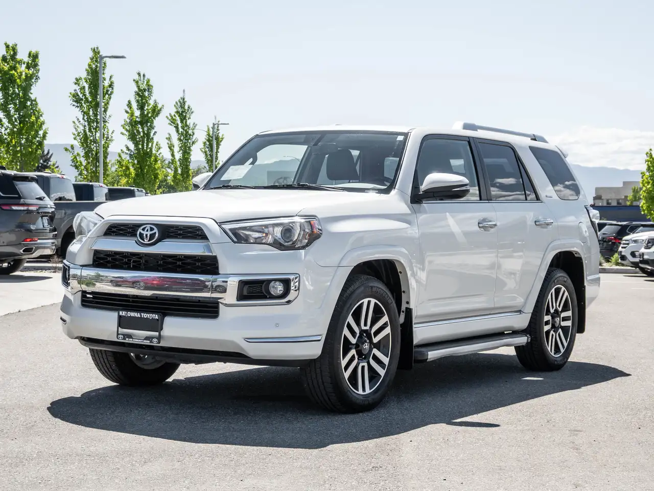 Toyota 4-Runner снимка Toyota 4-Runner