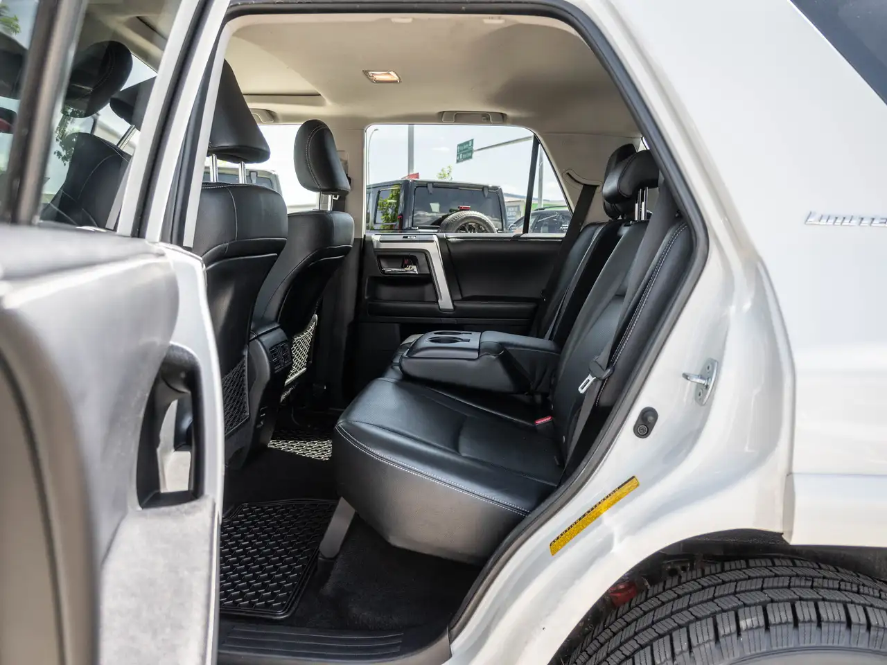 Toyota 4-Runner снимка Toyota 4-Runner