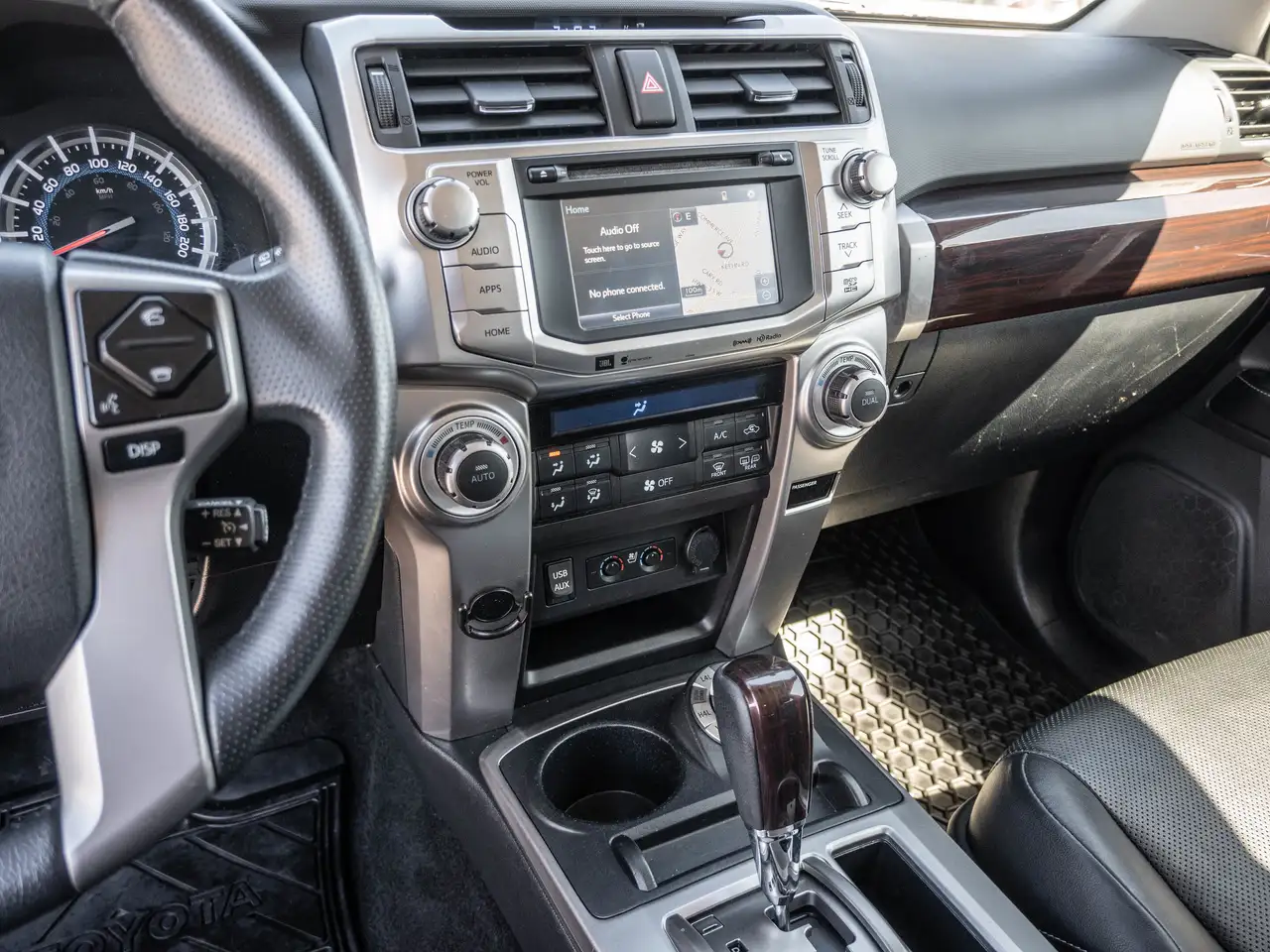 Toyota 4-Runner снимка Toyota 4-Runner
