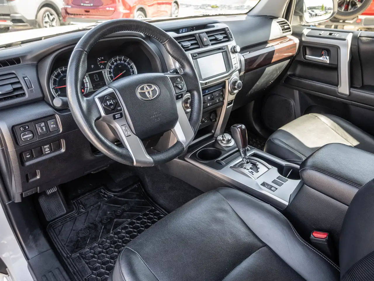 Toyota 4-Runner снимка Toyota 4-Runner
