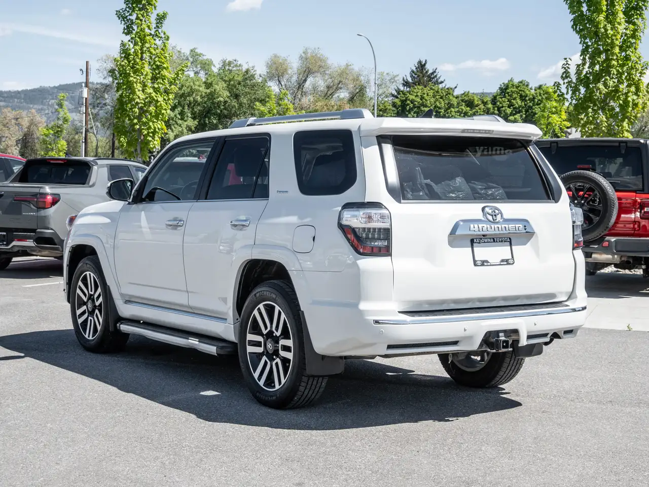 Toyota 4-Runner снимка Toyota 4-Runner