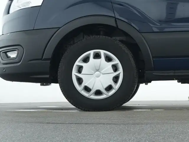 Ford Transit view 9
