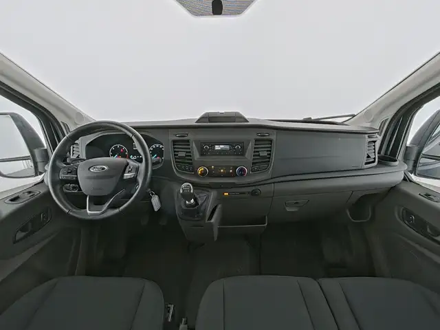 Ford Transit view 12