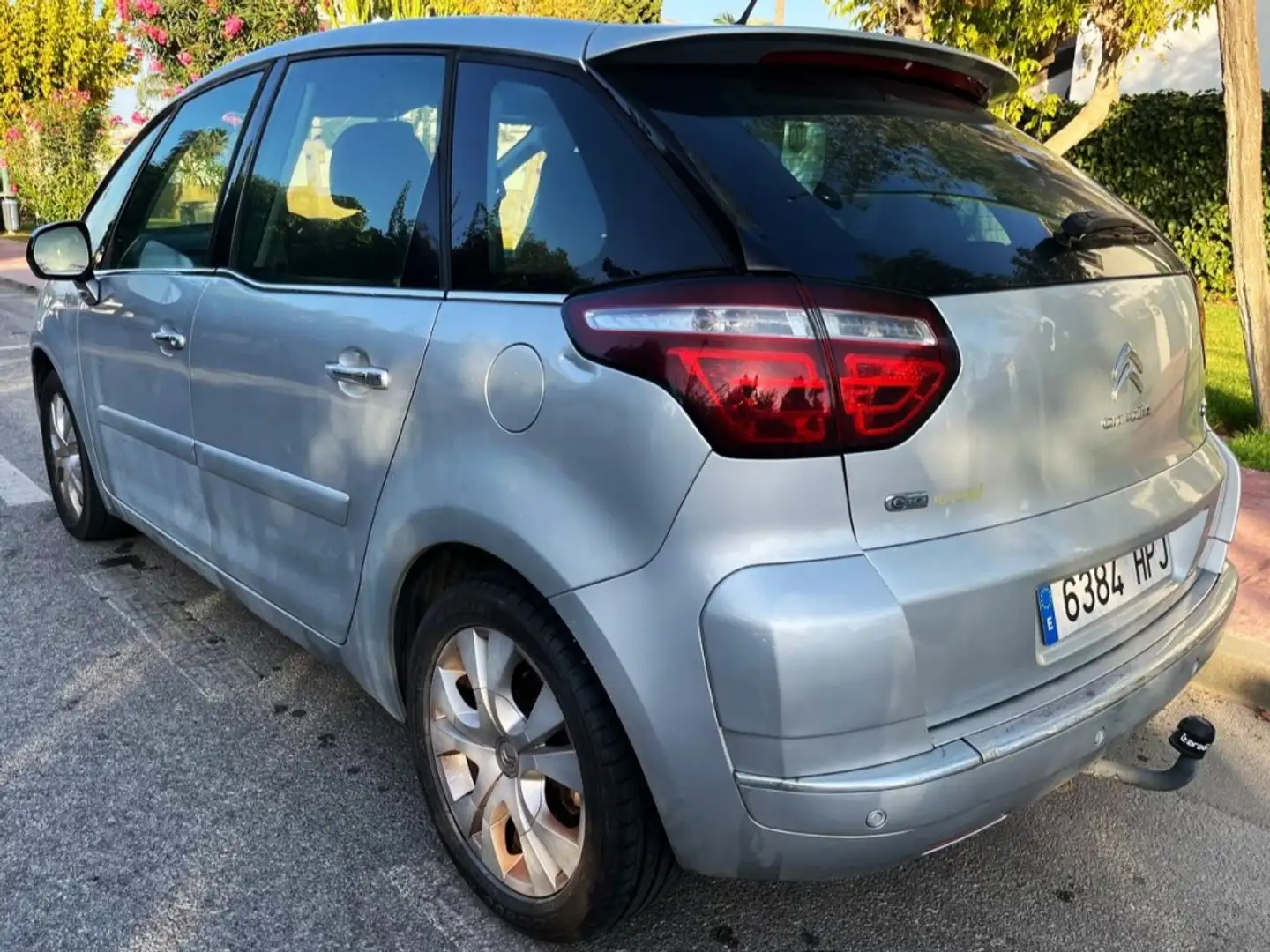 Citroen C4 Monovolumen Automático de 5 Puertas Gris - 2