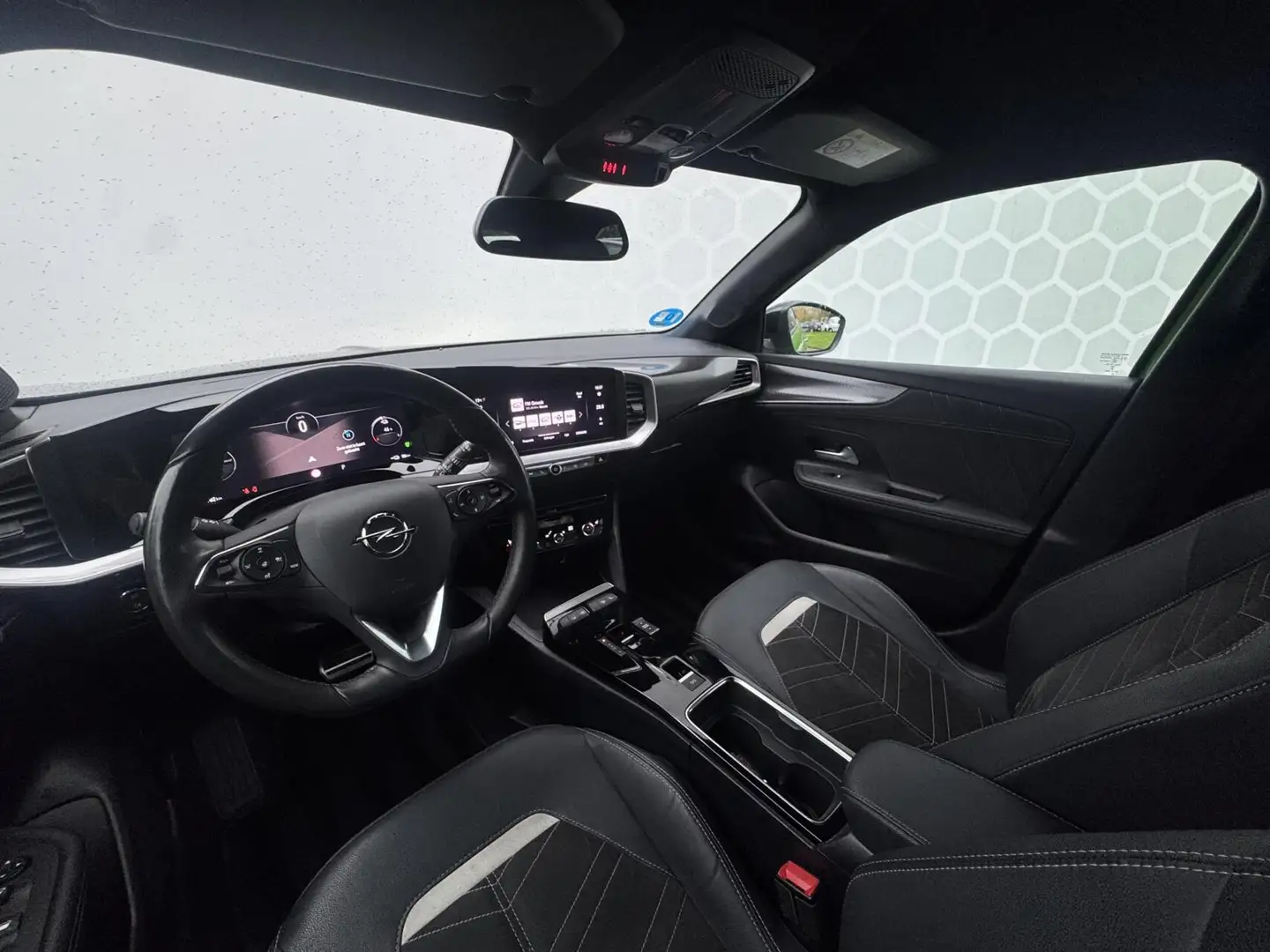 Opel Mokka-E Ultimate 50-kWh 11kw bl. LED automaat two tone Groen - 2