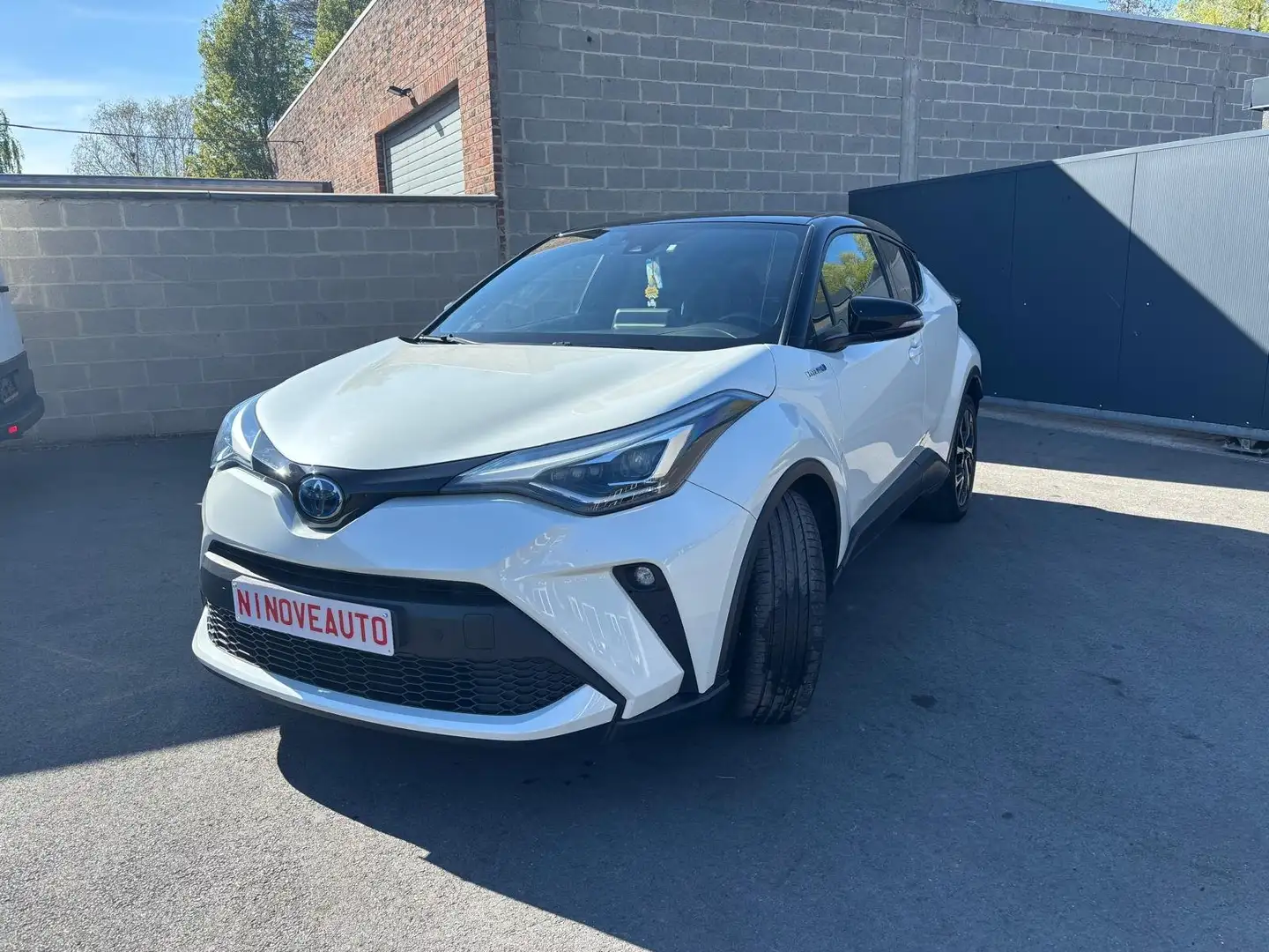 Toyota C-HR 1.8i VVT-i Hybrid C-Lub E-CVT*CAM  HYBRIDE+BENZINE Blanc - 2