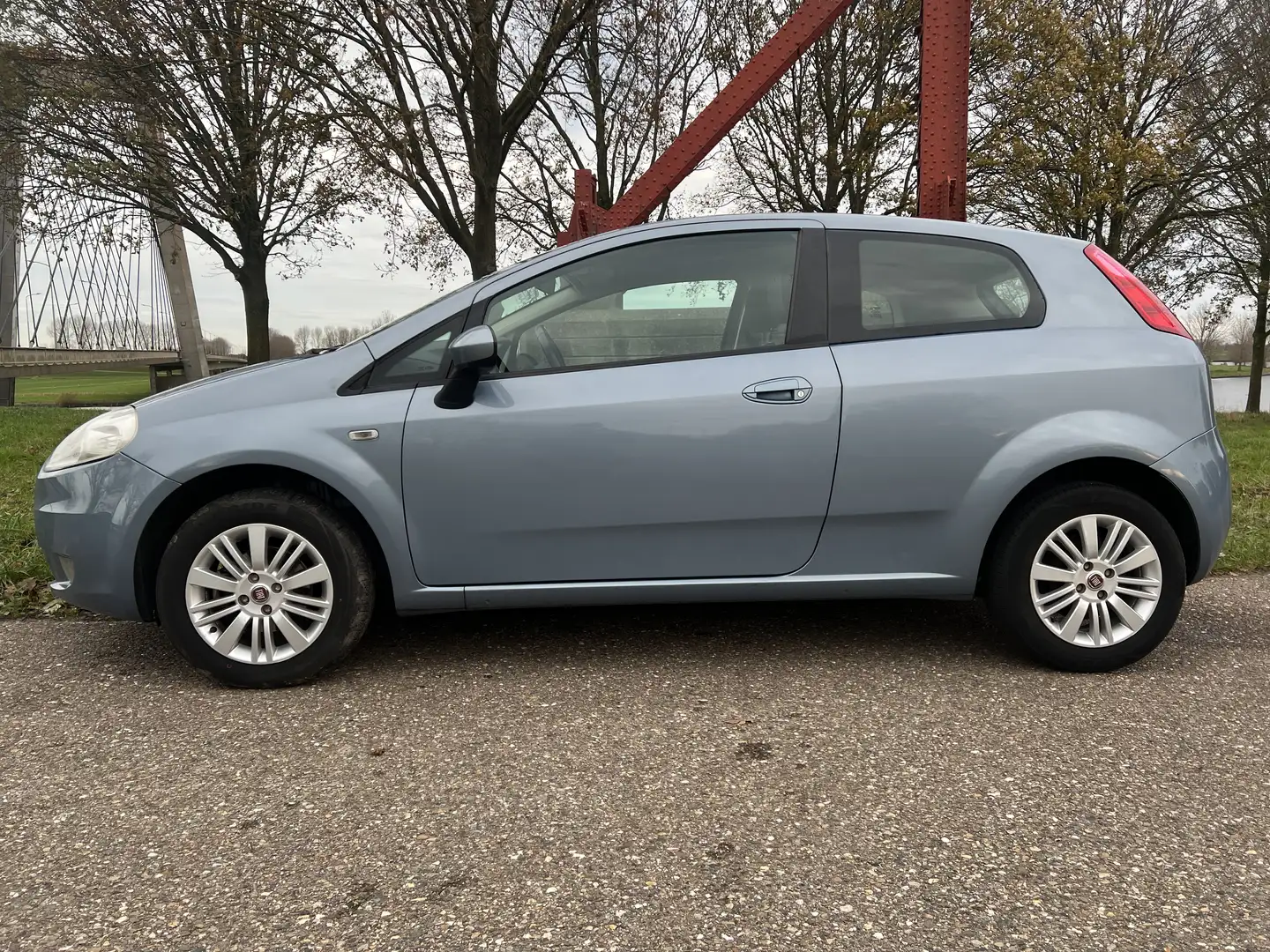Fiat Punto 1.4 Edizione Lusso Niebieski - 2