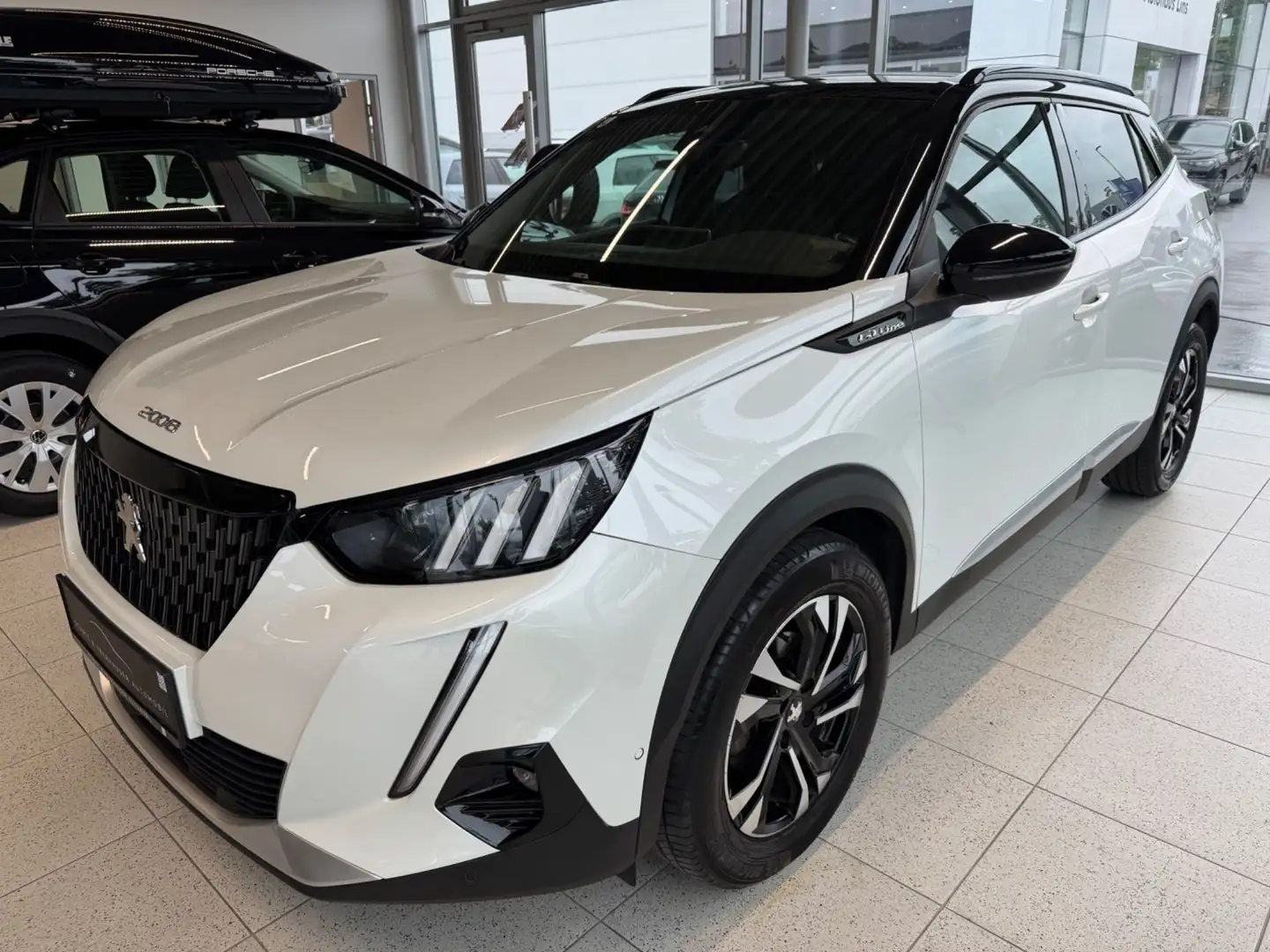 Peugeot 2008 PureTech 130 S Weiß - 1