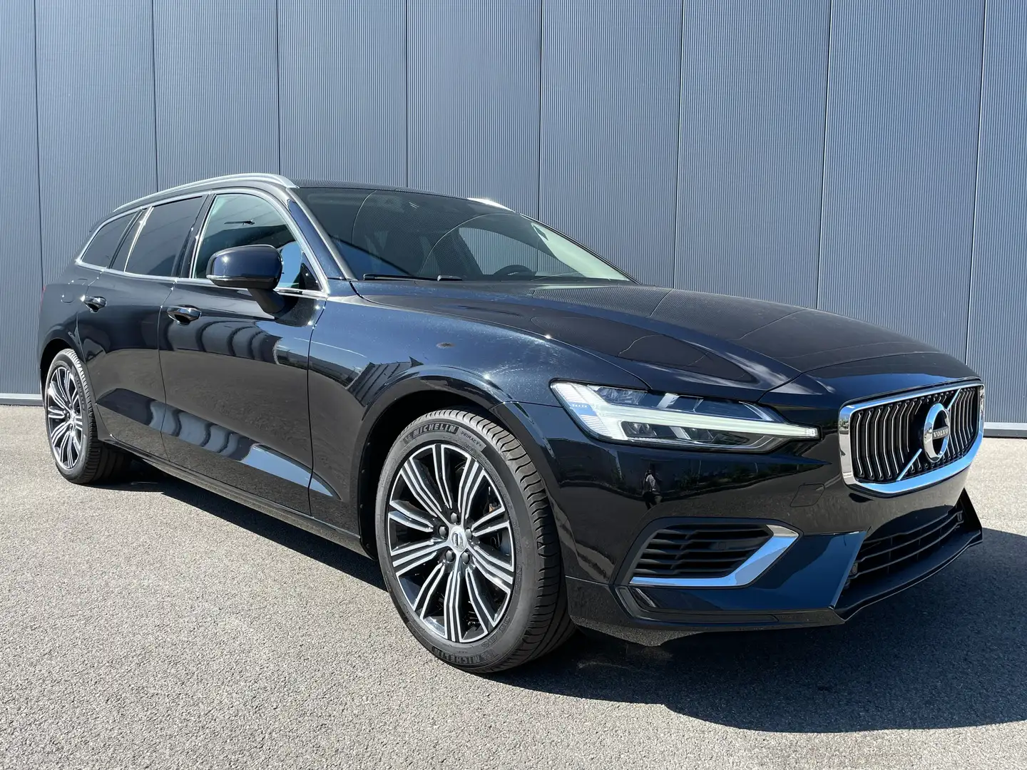 Volvo V60 T6 Inscription Expr. CAM CC HEAT LKA RSI 18" Zwart - 2