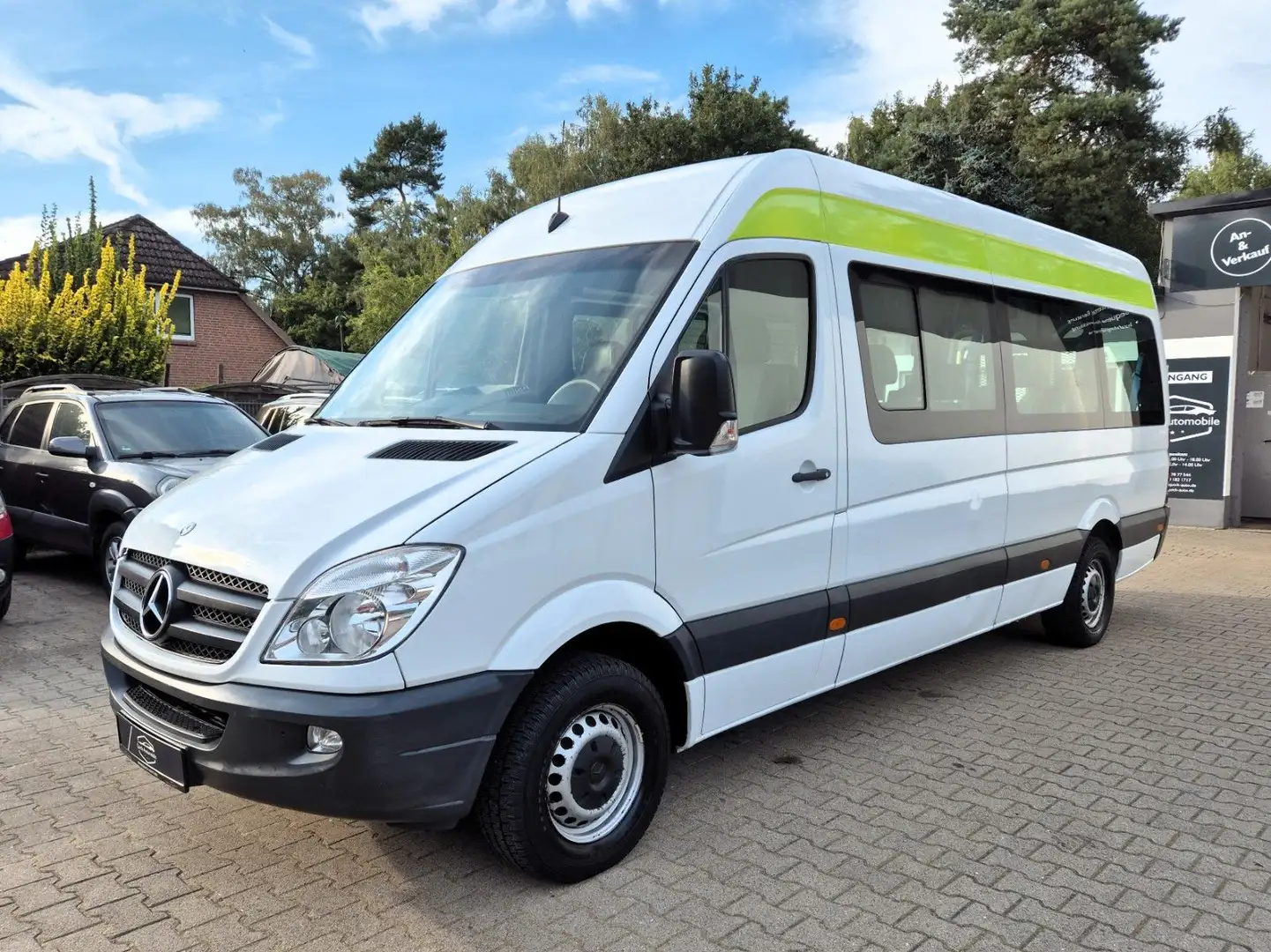 Mercedes-Benz Sprinter II Kombi 311 CDI mit Rollstuhllift Weiß - 2
