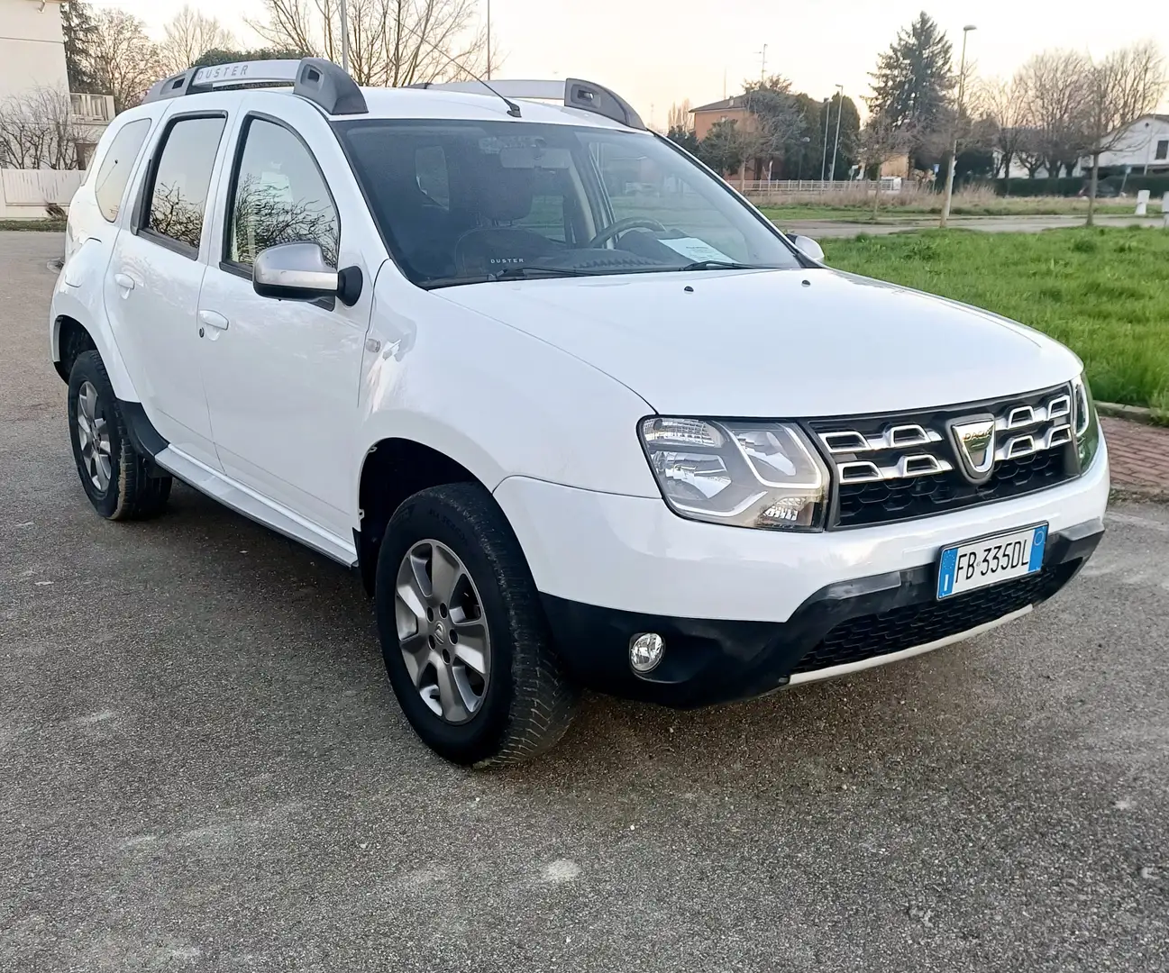 Dacia Duster Duster 1.5 dci Laureate 4x2 s Weiß - 1