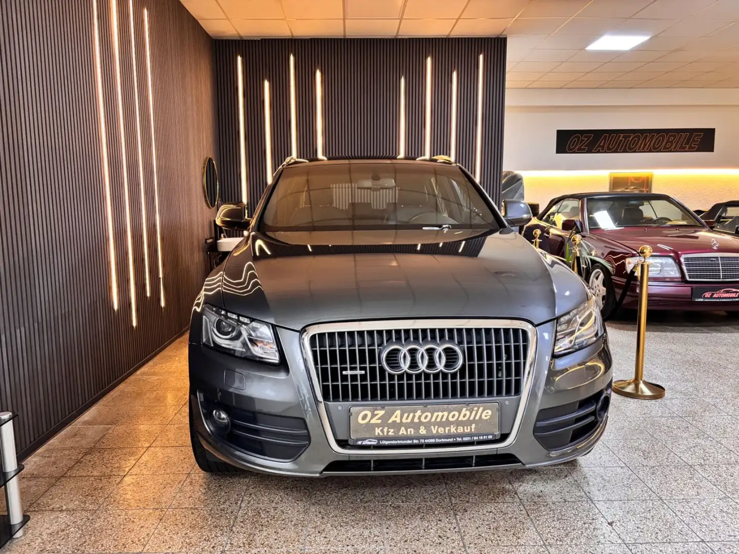 Audi Q5 2.0 TDI 125 kW quattro 1.Hand Grau - 2