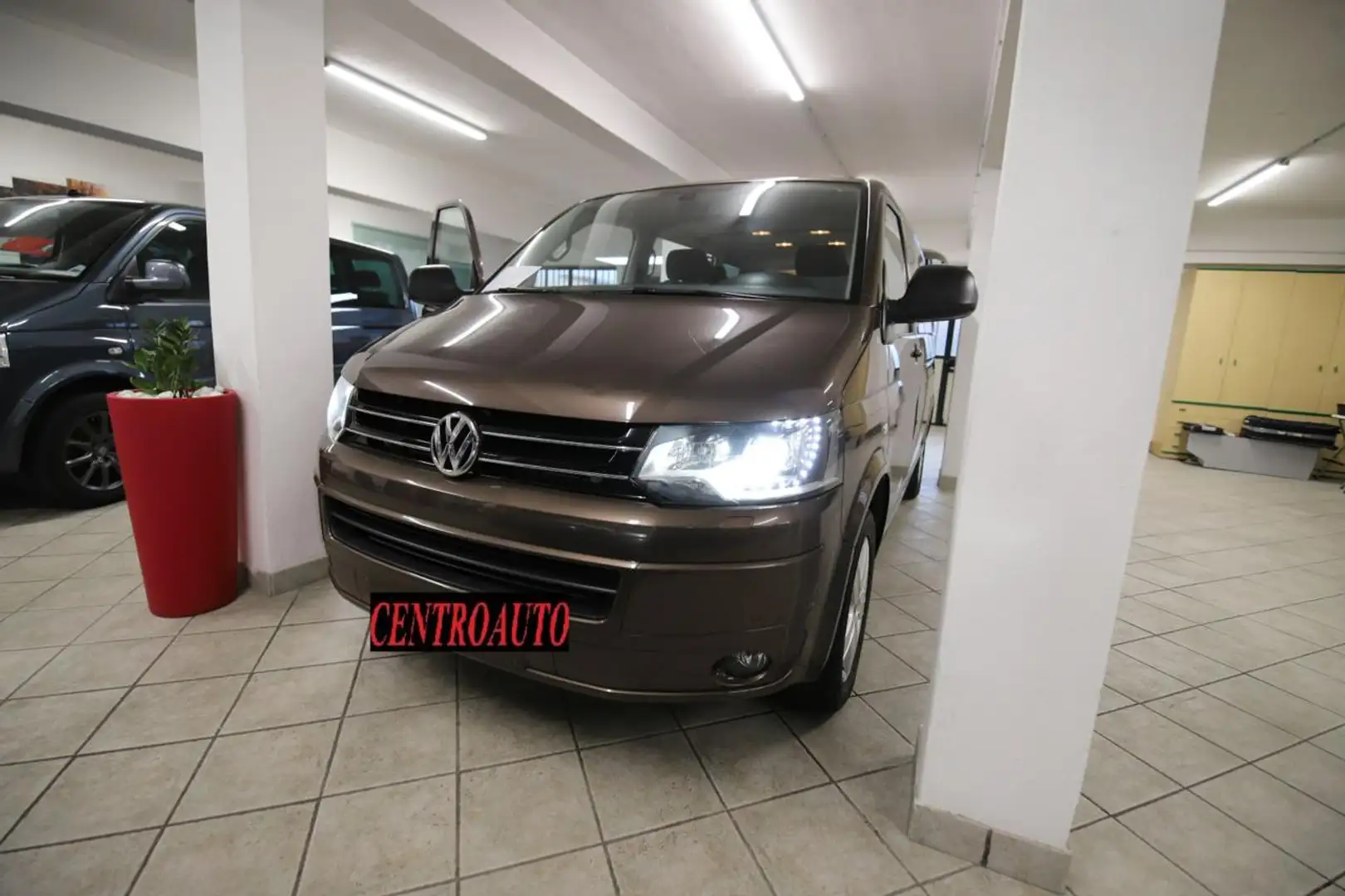 Volkswagen T5 2.0tdi 140cv 4 Motion 7Posti Navi G.Traino Klima Bruin - 1