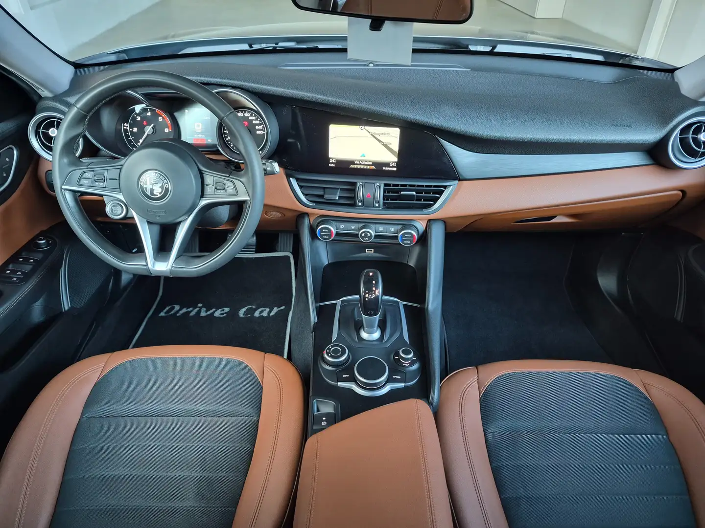 Alfa Romeo Giulia SUPER 2.2 JTDM (DIESEL) AT8 BLUETOOTH NAVI LED siva - 2