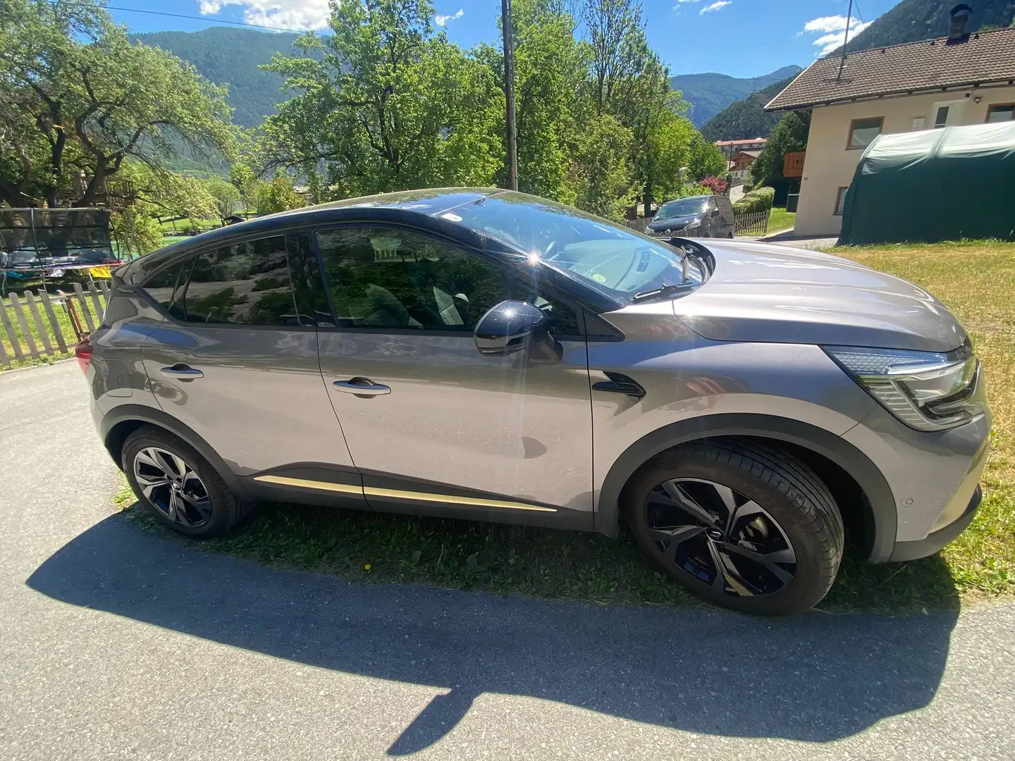 Renault Captur Captur E-TECH PLUG IN HYBRID Grau - 2