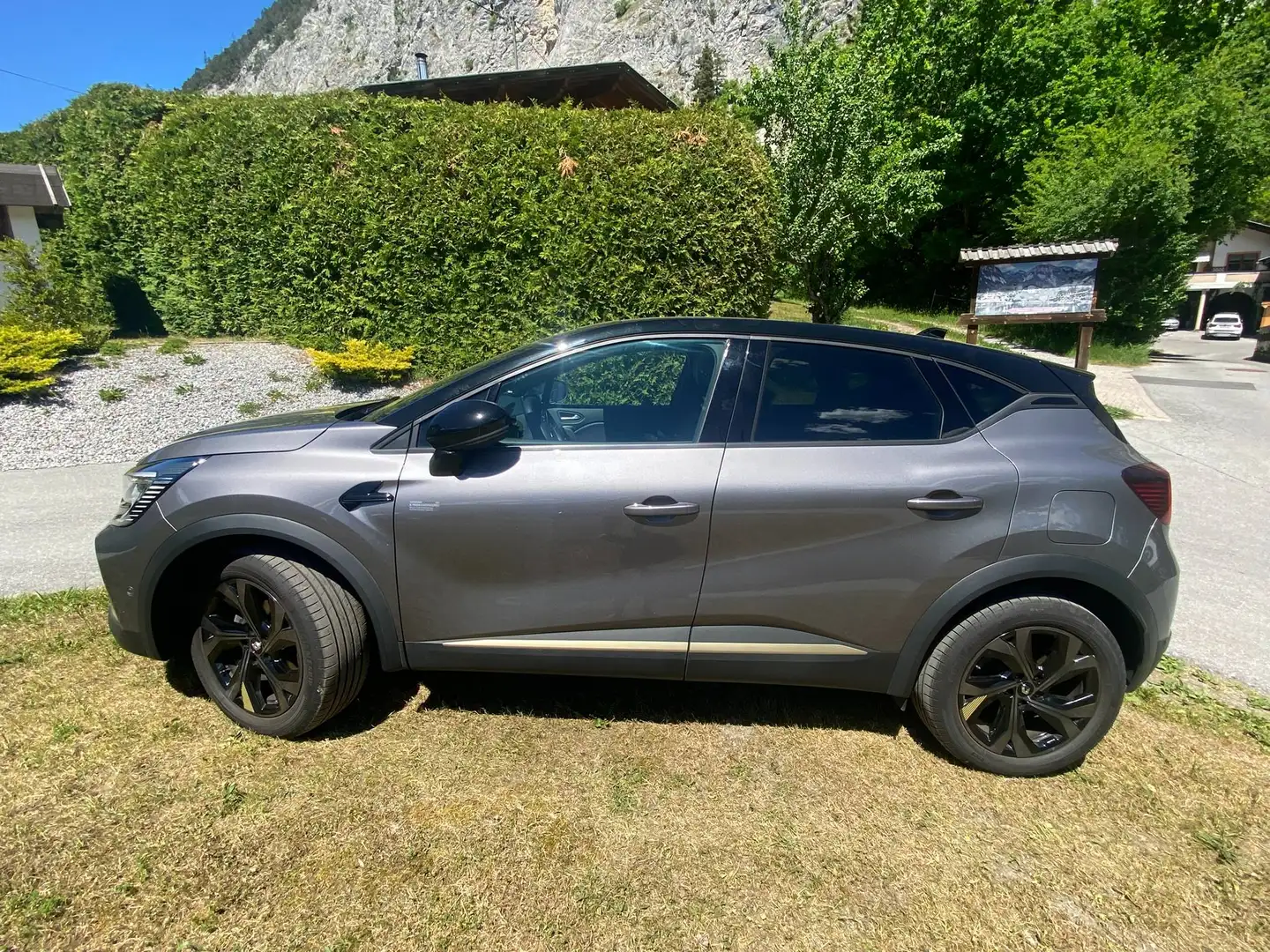 Renault Captur Captur E-TECH PLUG IN HYBRID Grau - 1
