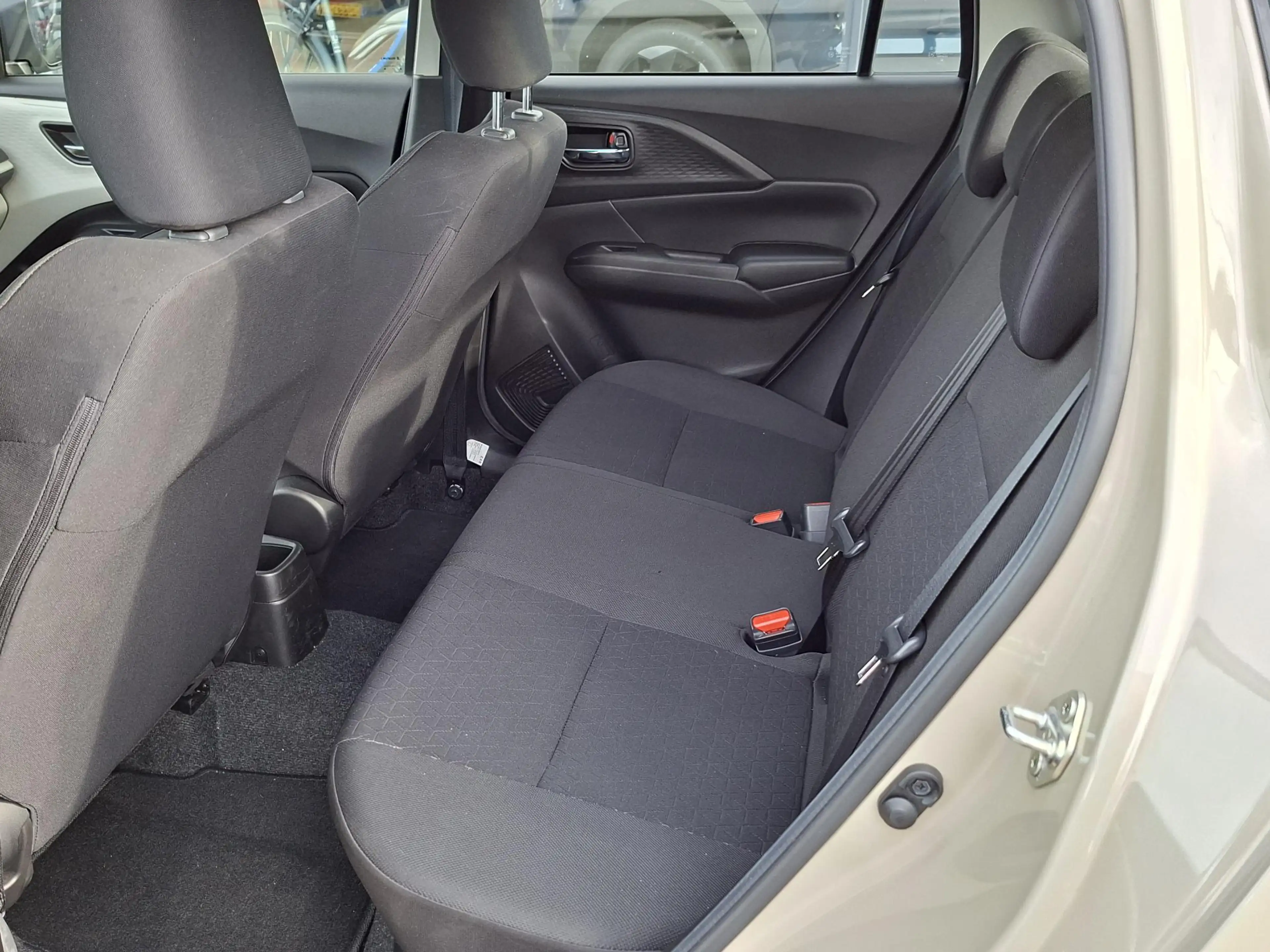 Suzuki Swift 1.2 Comfort Smart Hybrid Navi/Cruise — photo 9