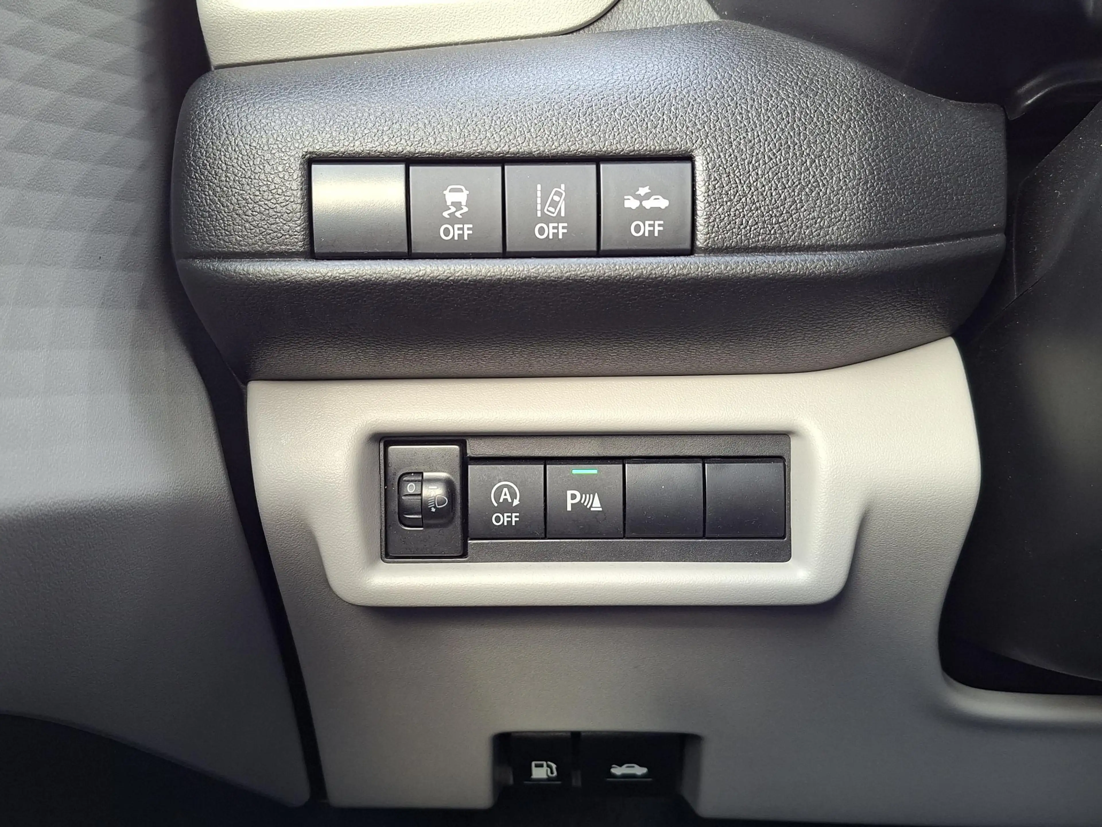Suzuki Swift 1.2 Comfort Smart Hybrid Navi/Cruise — photo 12