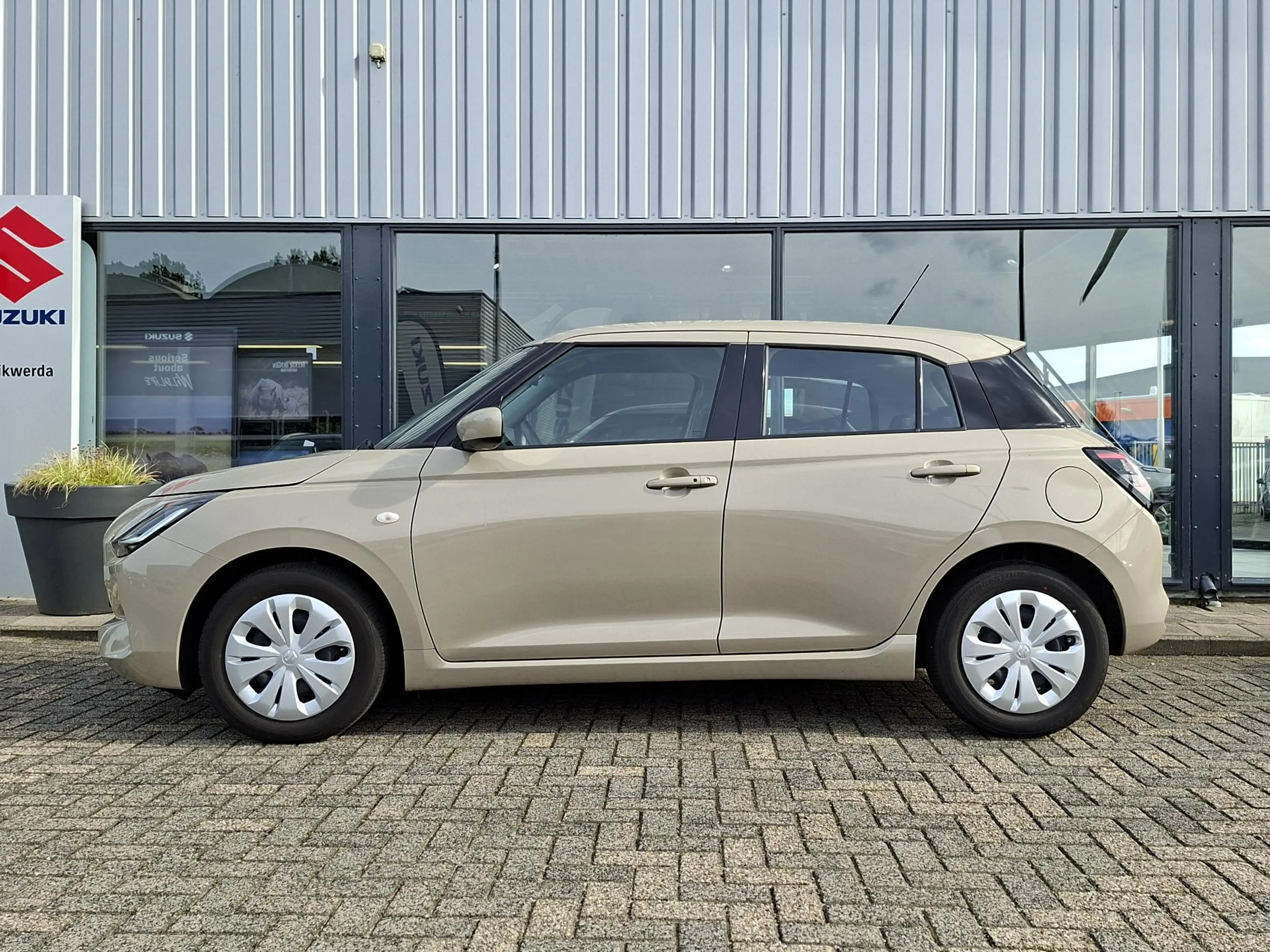 Suzuki Swift 1.2 Comfort Smart Hybrid Navi/Cruise — photo 2