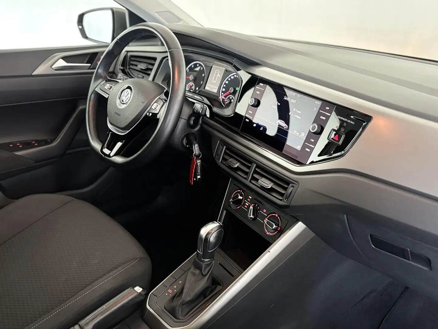 Volkswagen Polo 1.0 TSI Comfortline | Automaat | Apple-Android | C Grau - 2