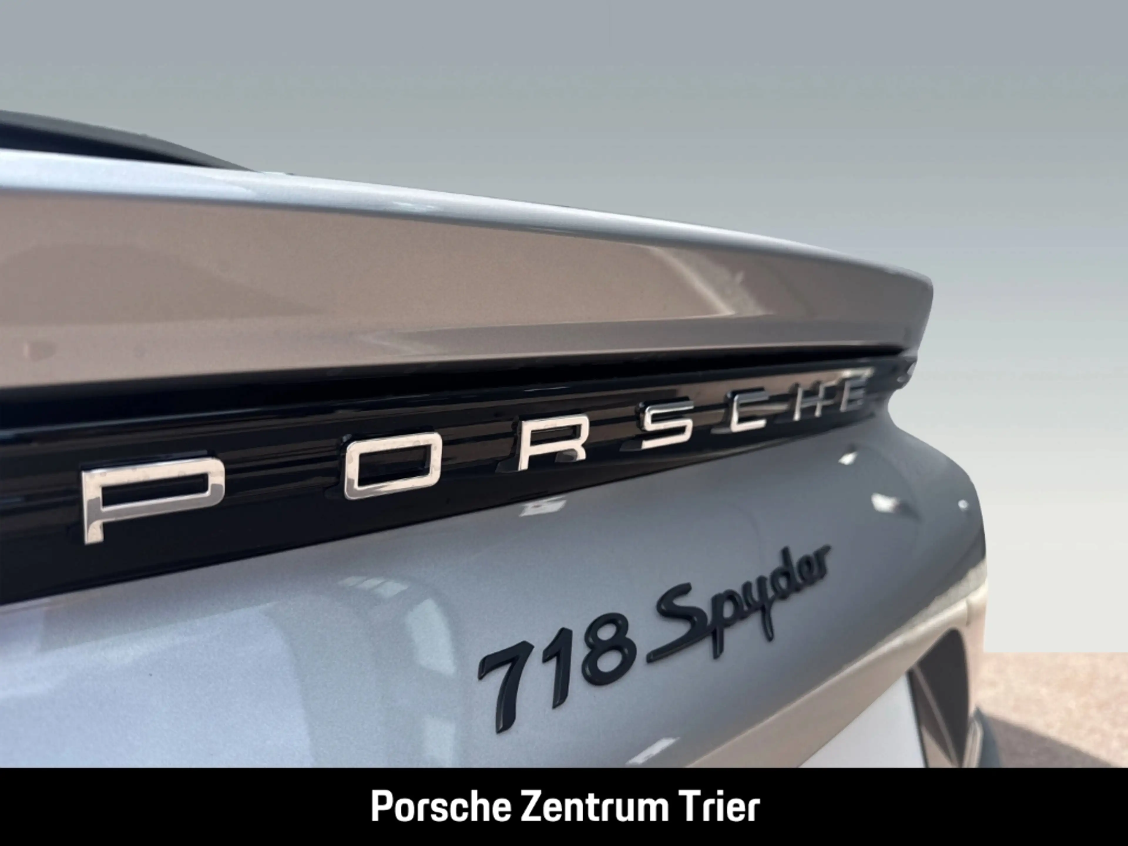 Porsche 718 Spyder — photo 13