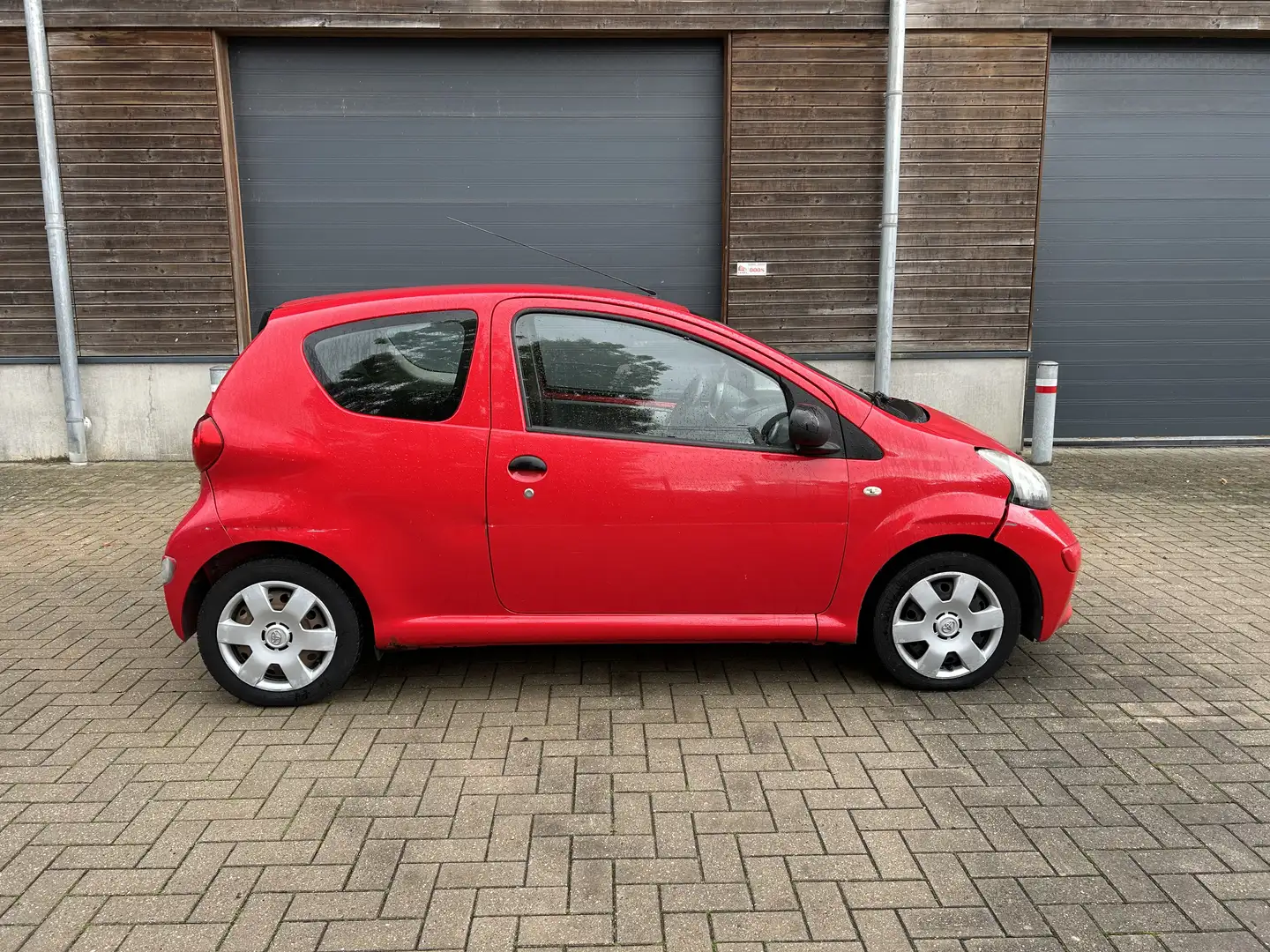 Toyota Aygo 1.0i VVT-i Rouge - 2