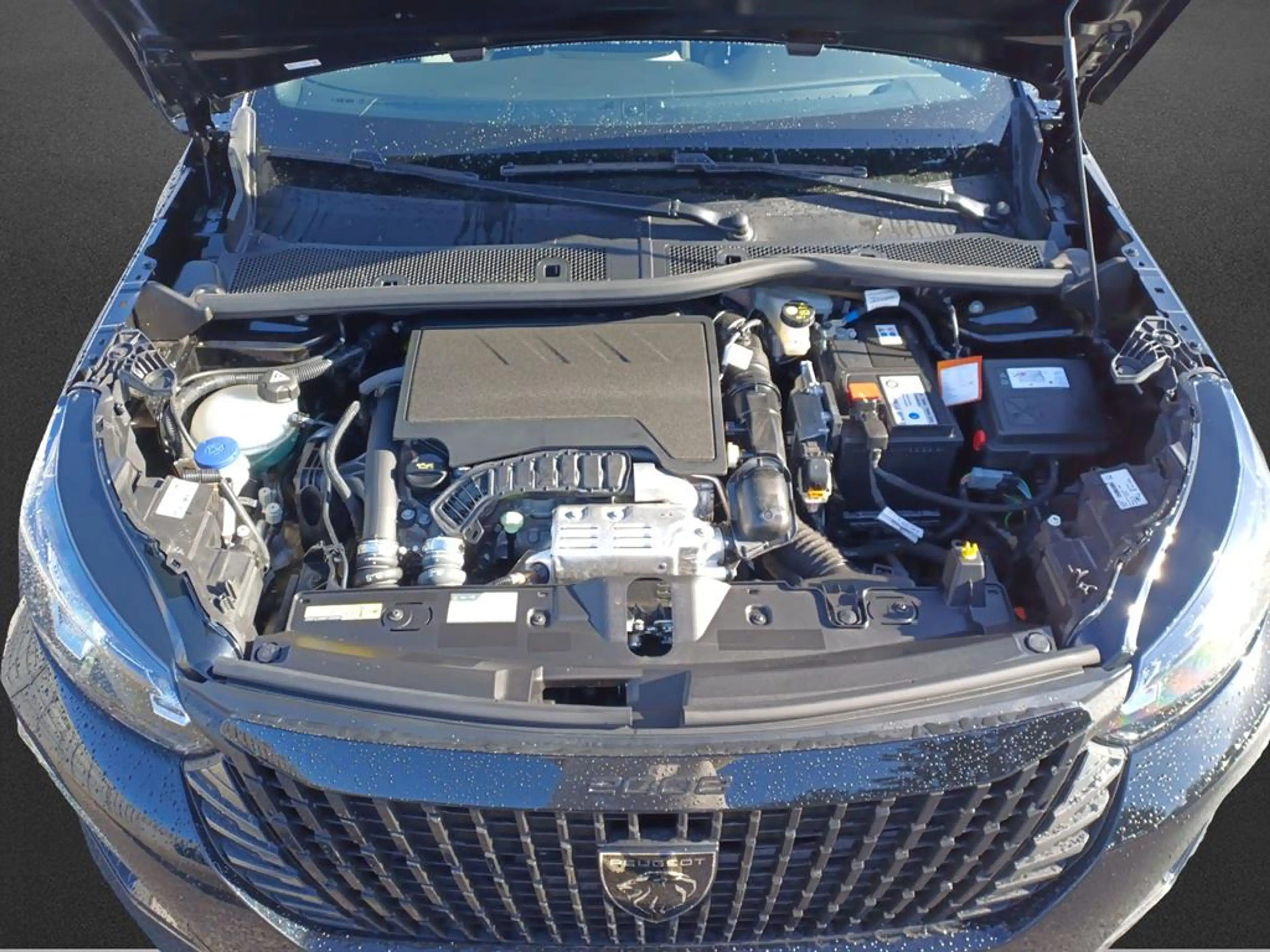 Peugeot 2008 Allure — photo 5