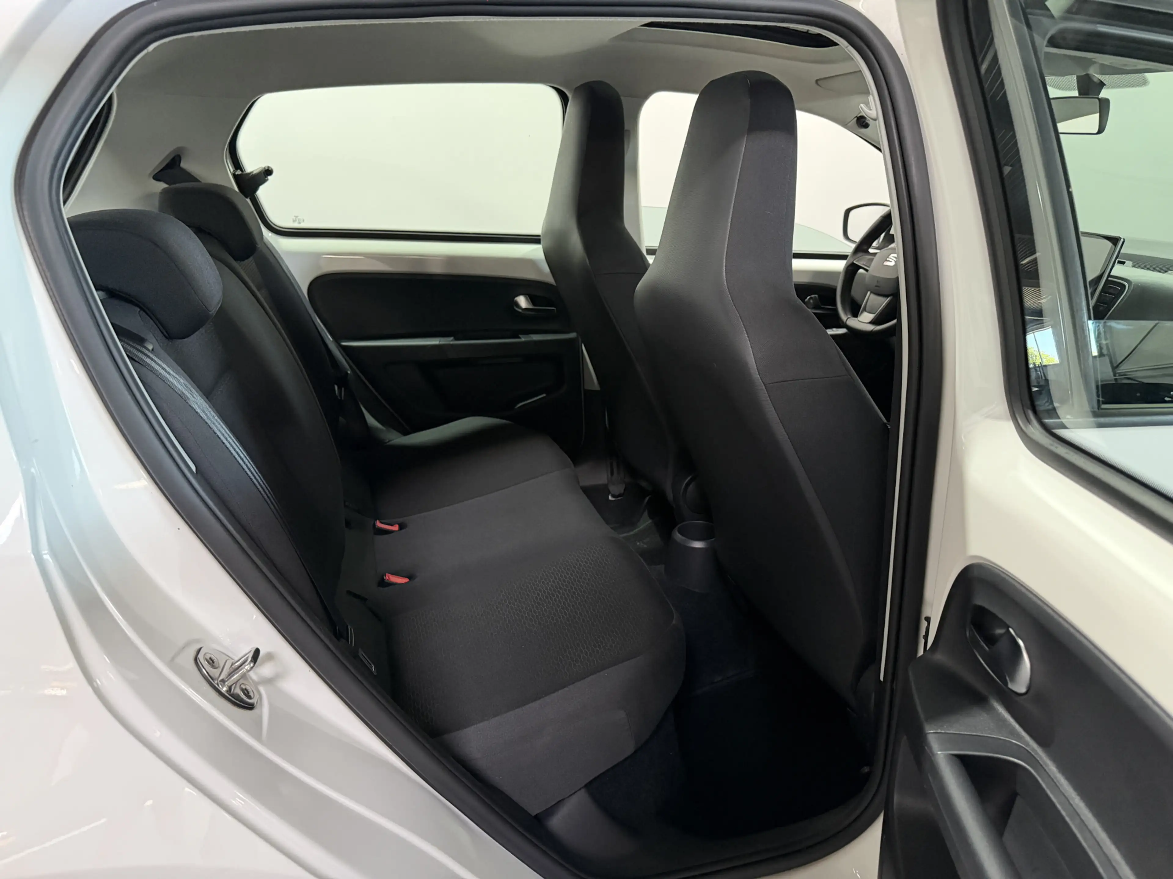 SEAT Mii 1.0 Style Chic - 55kw / 75pk - Pano / Camera — photo 21