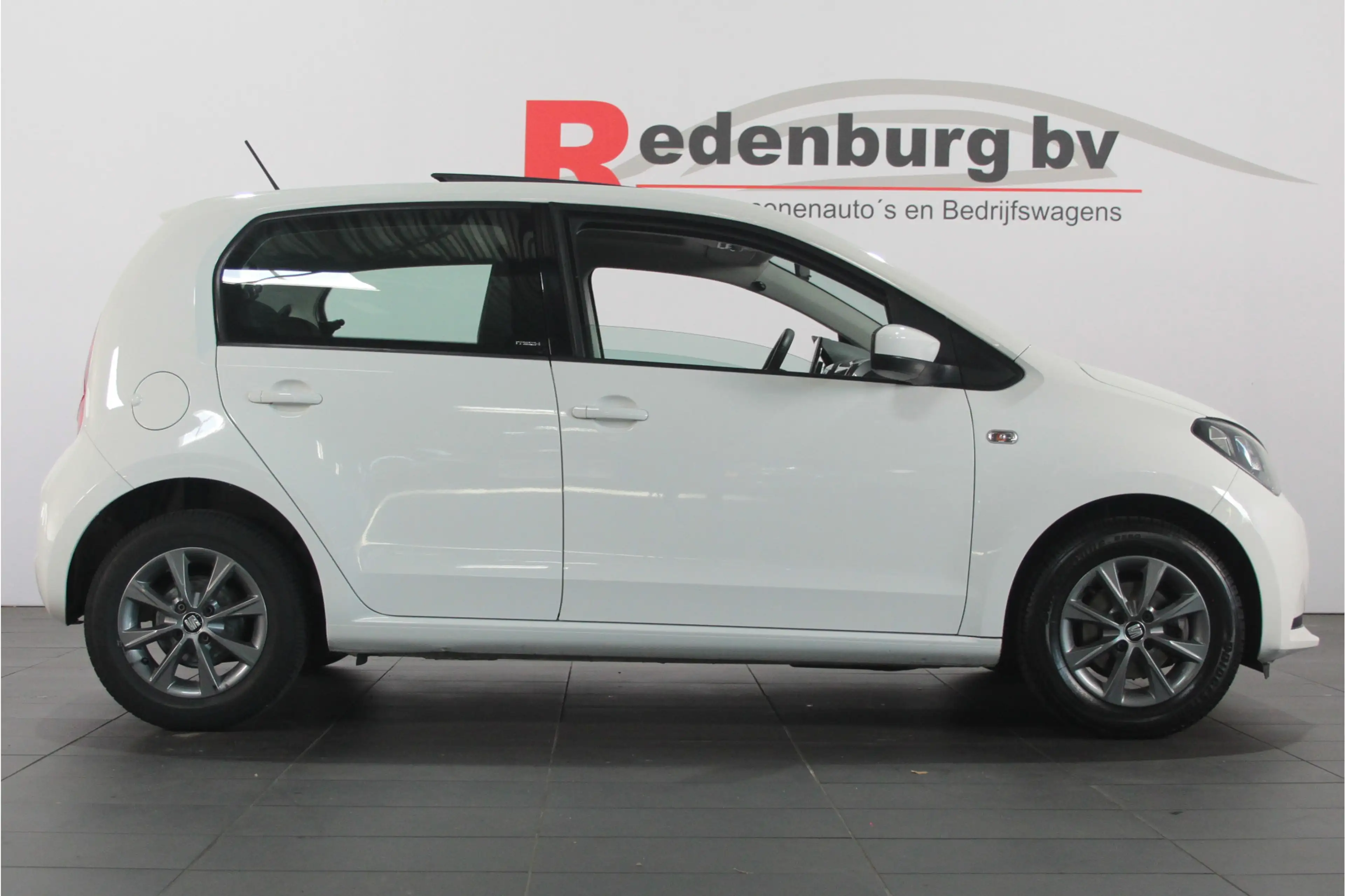SEAT Mii 1.0 Style Chic - 55kw / 75pk - Pano / Camera — photo 7