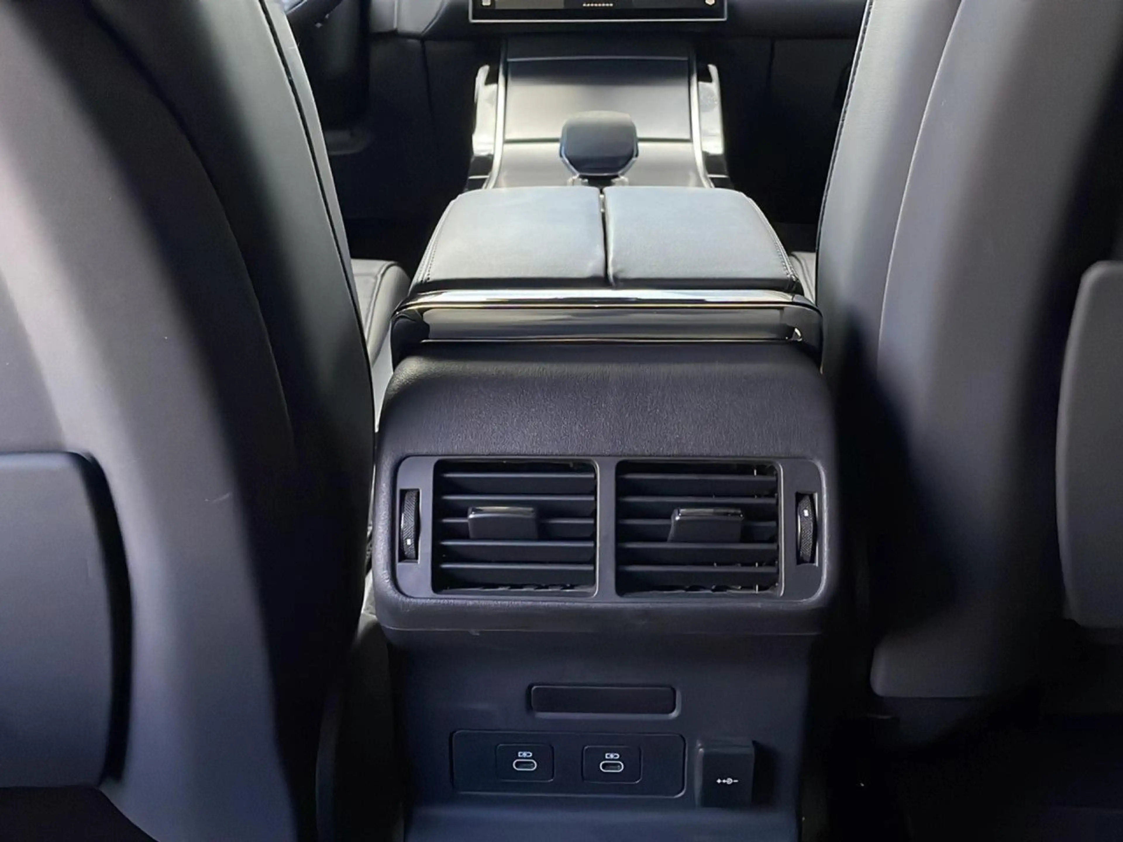 Land Rover Range Rover Velar D300 Dynamic HSE Massage — photo 14