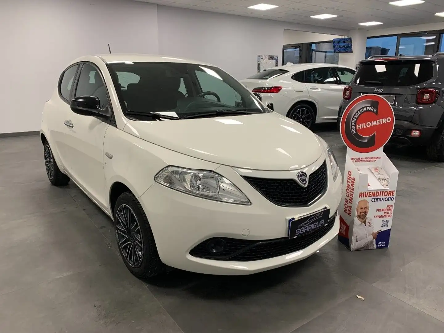 Lancia Ypsilon 1.2 GPL Ecochic Full Optional Blanc - 1