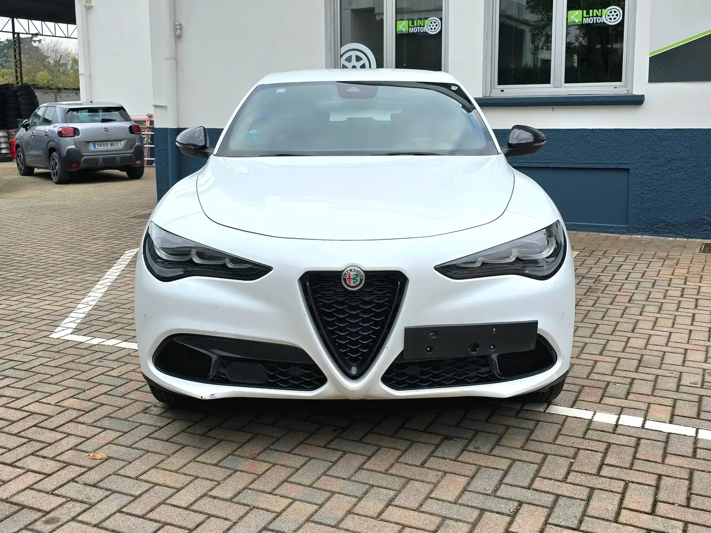 Alfa Romeo Stelvio 2.2 t Sprint rwd 160cv auto Weiß - 2