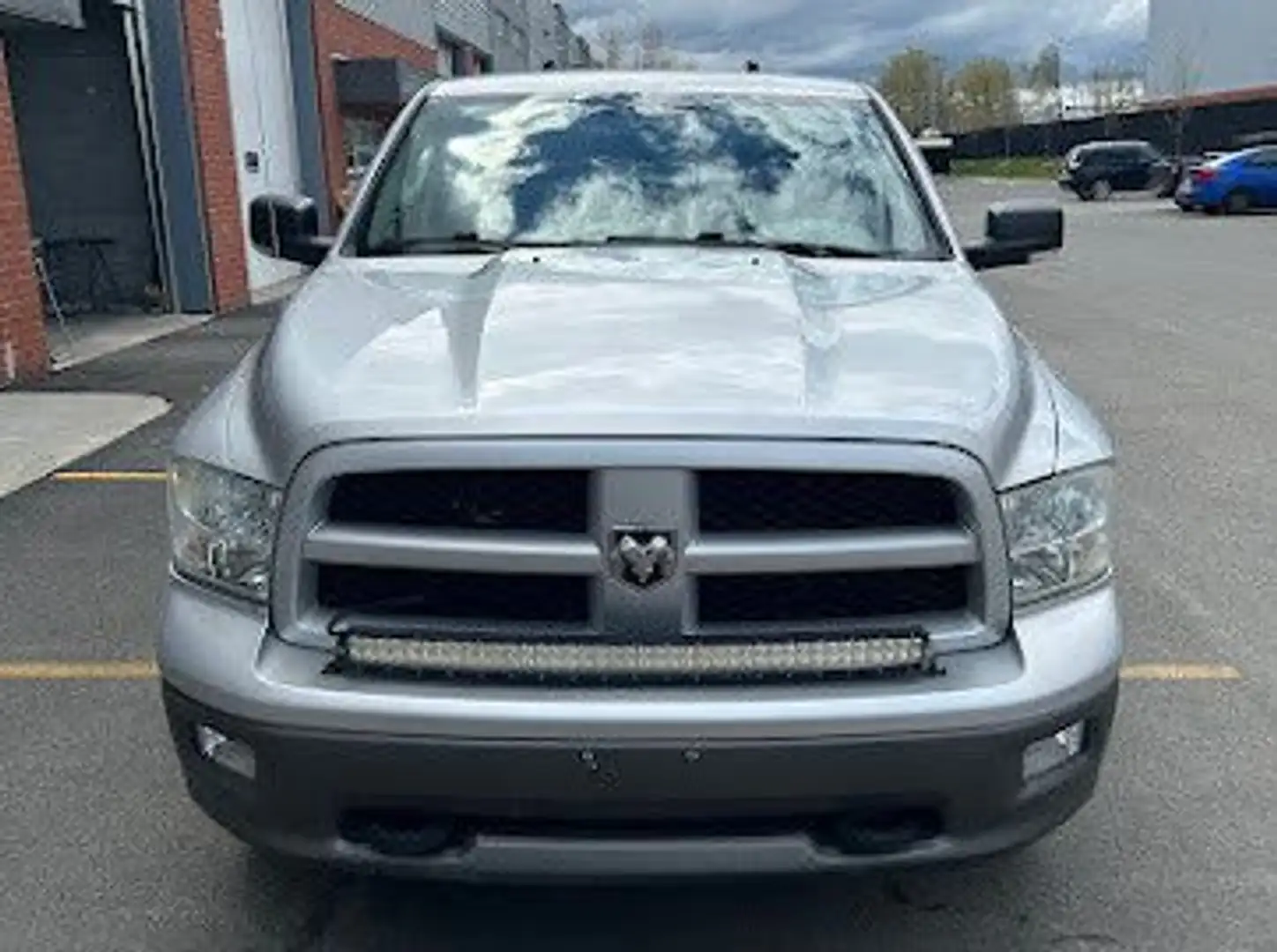 Dodge RAM 1500 5,7L V8 HEMI 395 BVA - 27990€ - 2