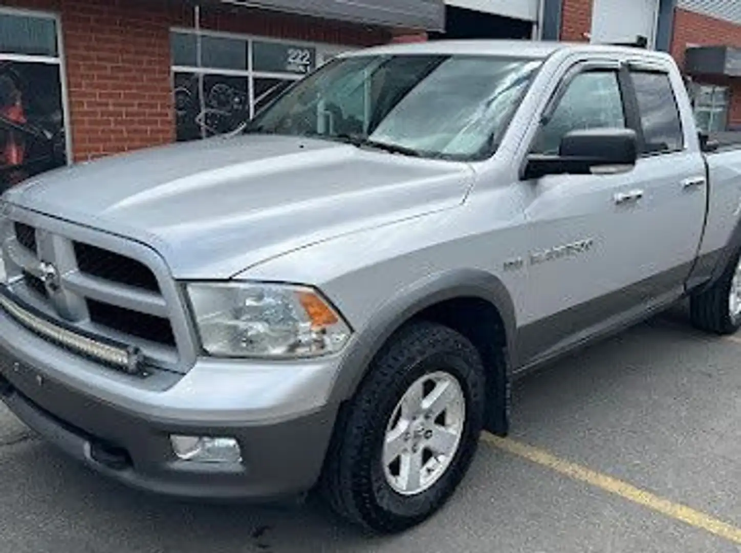 Dodge RAM 1500 5,7L V8 HEMI 395 BVA - 27990€ - 1