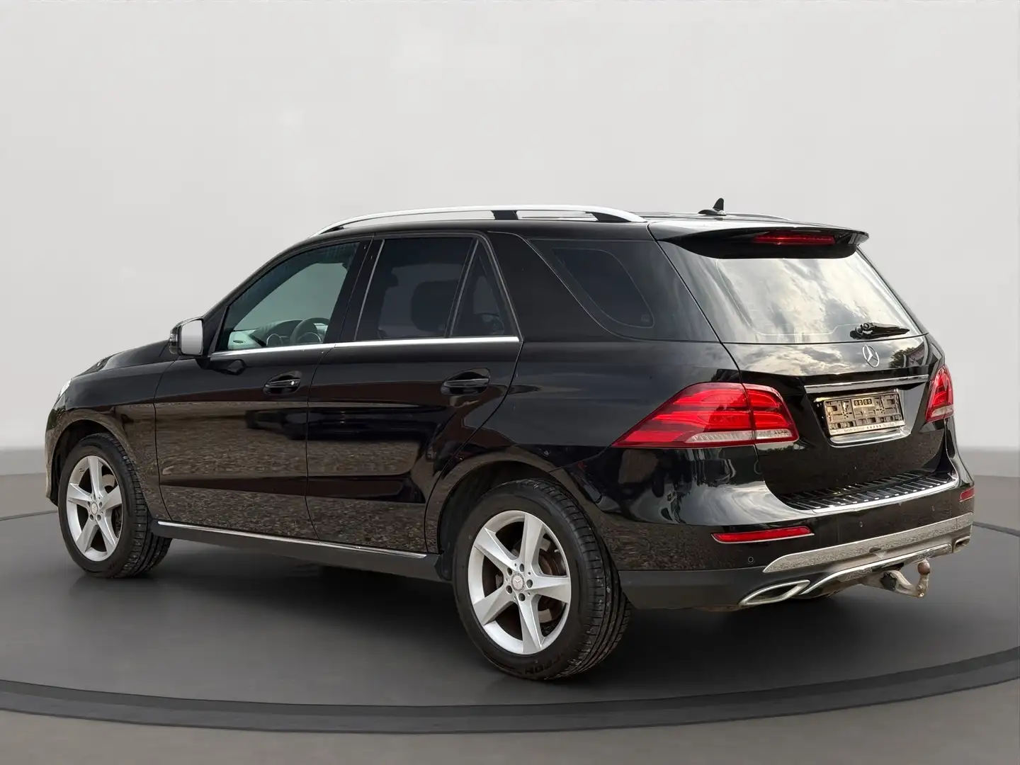 Mercedes-Benz GLE 350 GLE 350 d 4Matic LED AHK Schiebedach Keyless Go Schwarz - 2