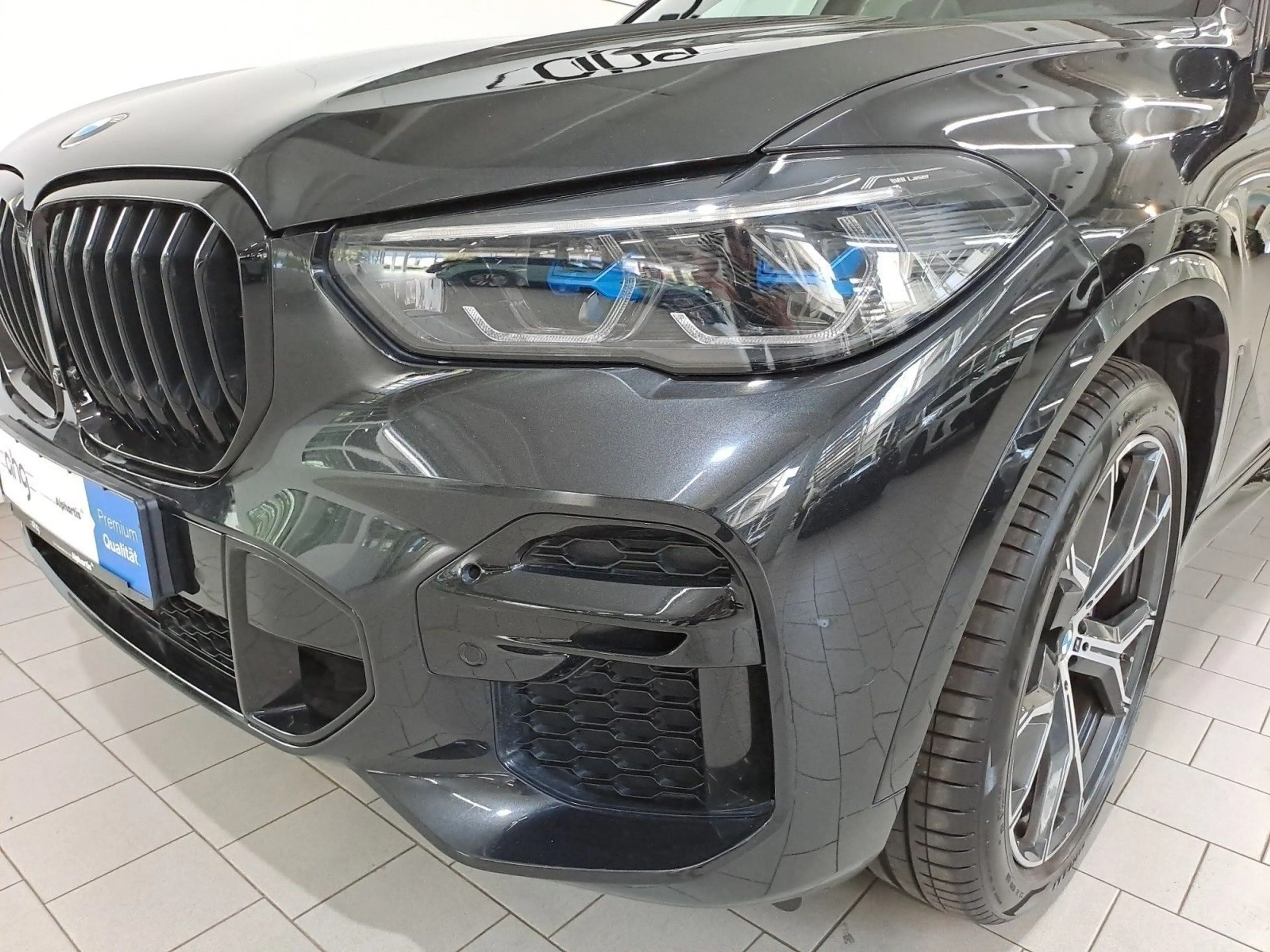 BMW X5 xDrive30d M Sport Driving Assistant Professio — photo 11