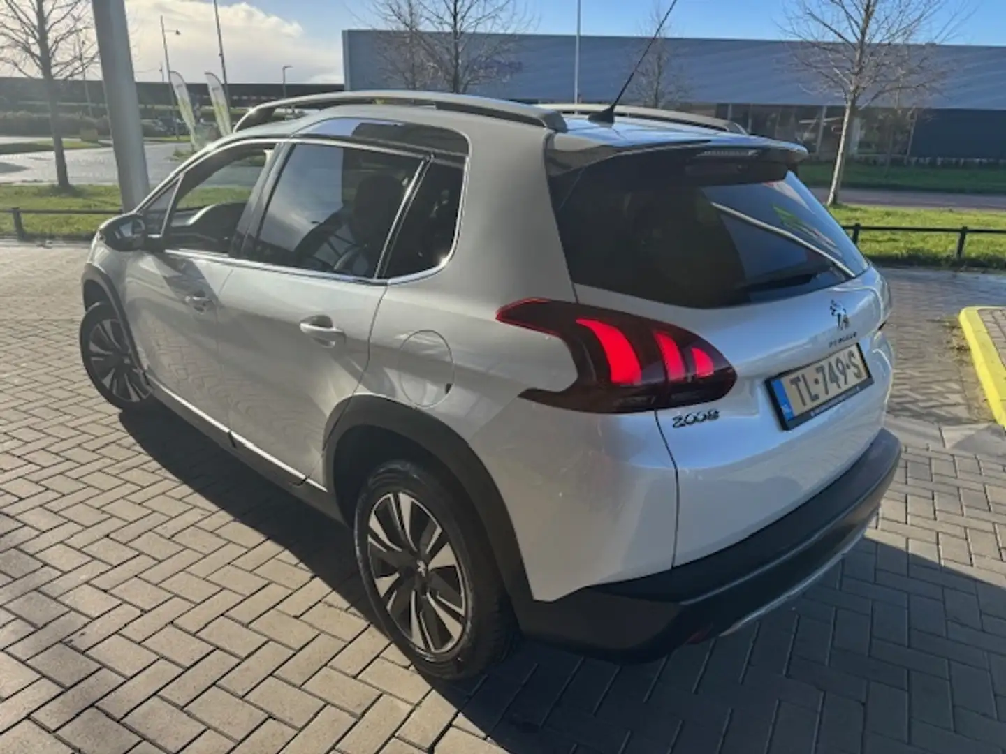 Peugeot 2008 1.2 110 PK ALLURE + APPLE CARPLAY/PANODAK/ECC/CRUI Blanco - 2