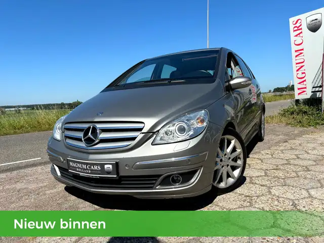Mercedes-Benz B-klasse AUTOMAAT AIRCO XENON NIEUWE APK PANO NAVI