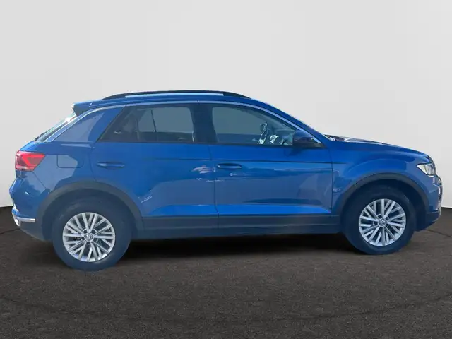 Volkswagen T-Roc view 10