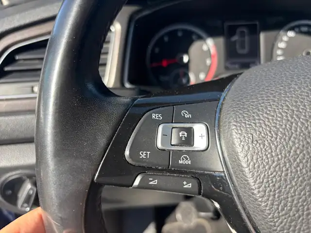 Volkswagen T-Roc view 15