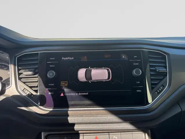 Volkswagen T-Roc view 13